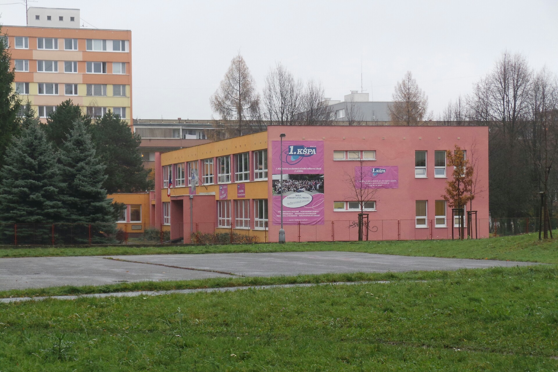 1. Kladenská soukromá základní škola