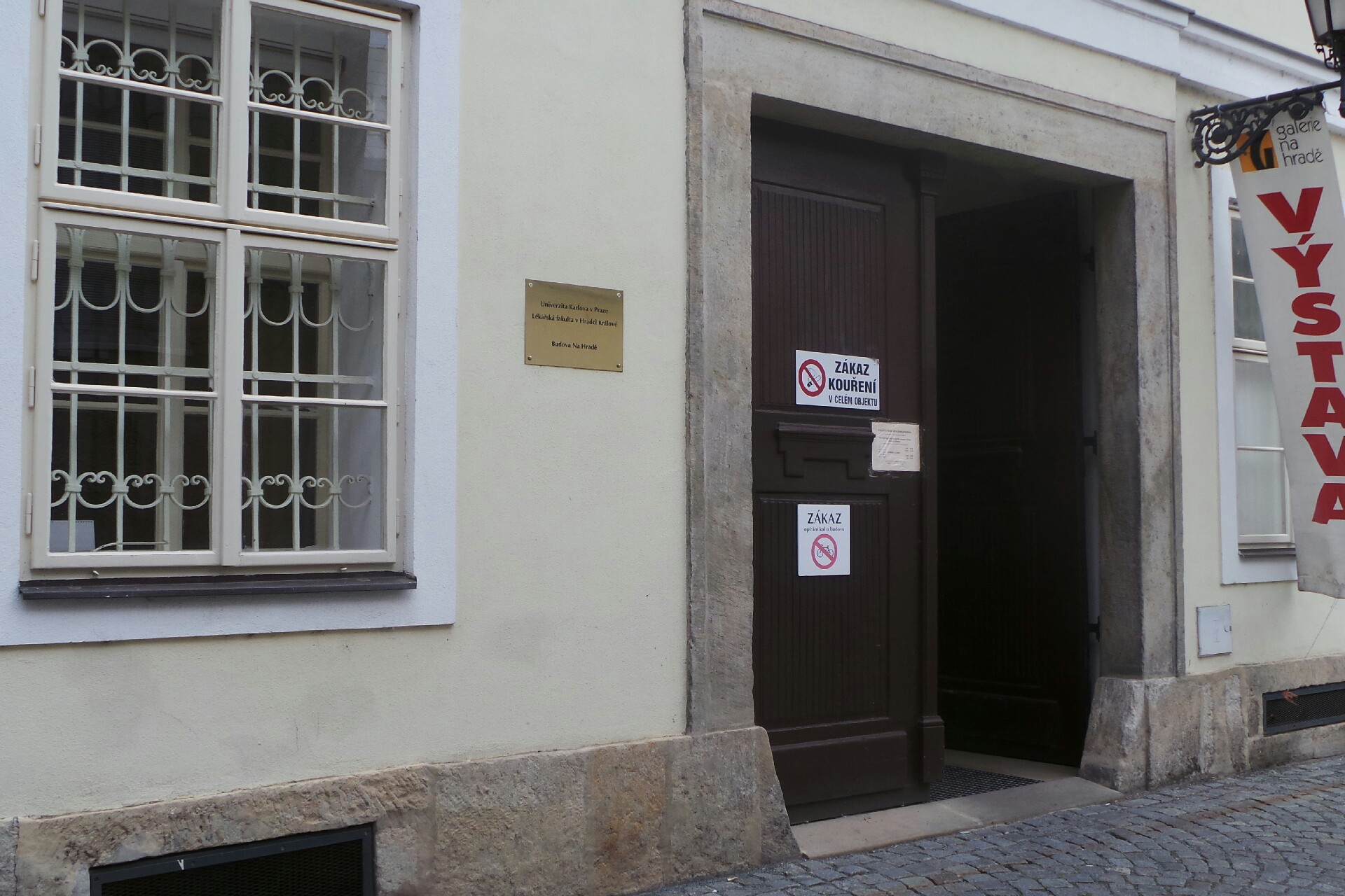 Ústav jazyků Lékařské fakulty v Hradci Králové - Univerzita Karlova