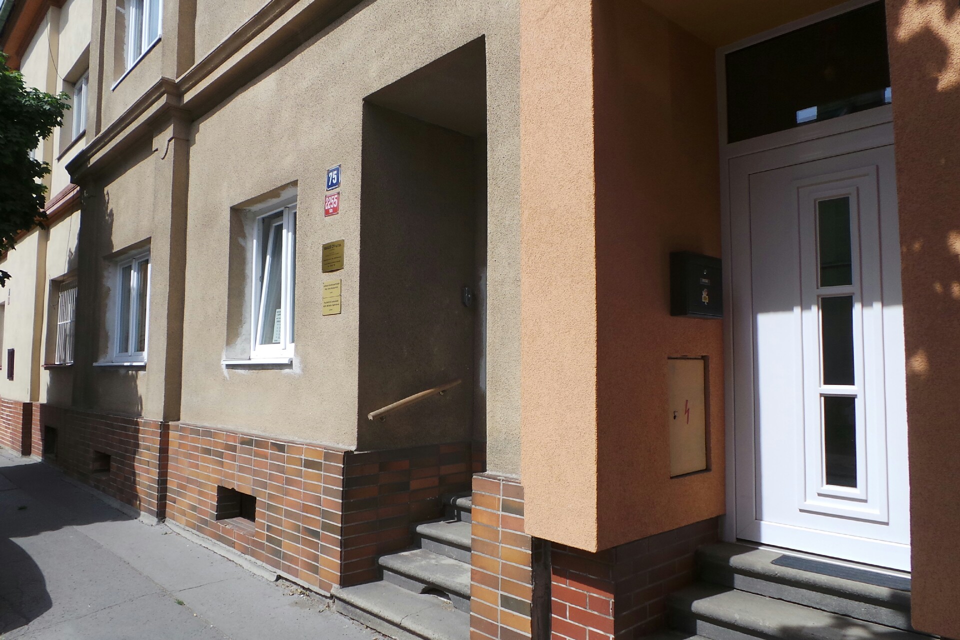 PhDr. Hana Nuslauerová