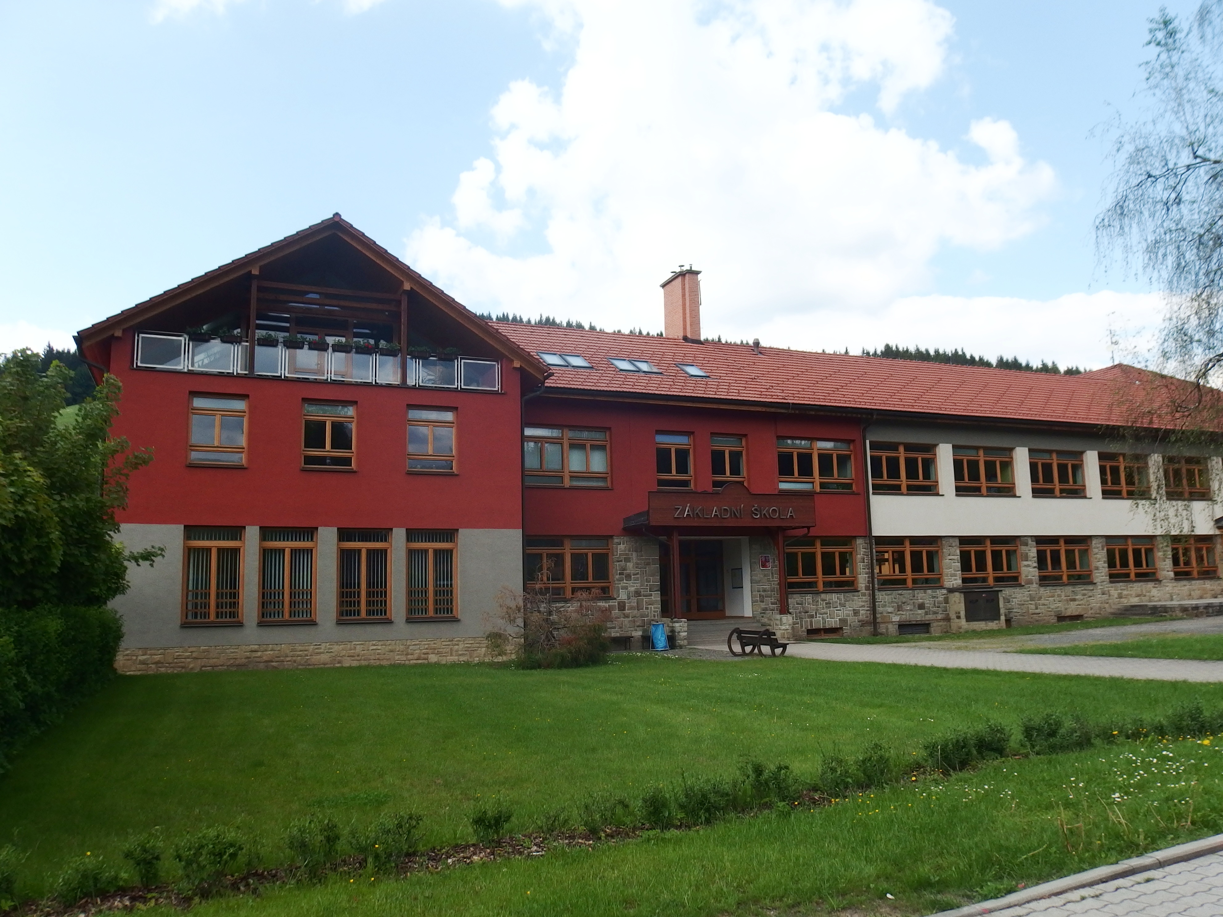 Základní škola Velké Karlovice, okres Vsetín