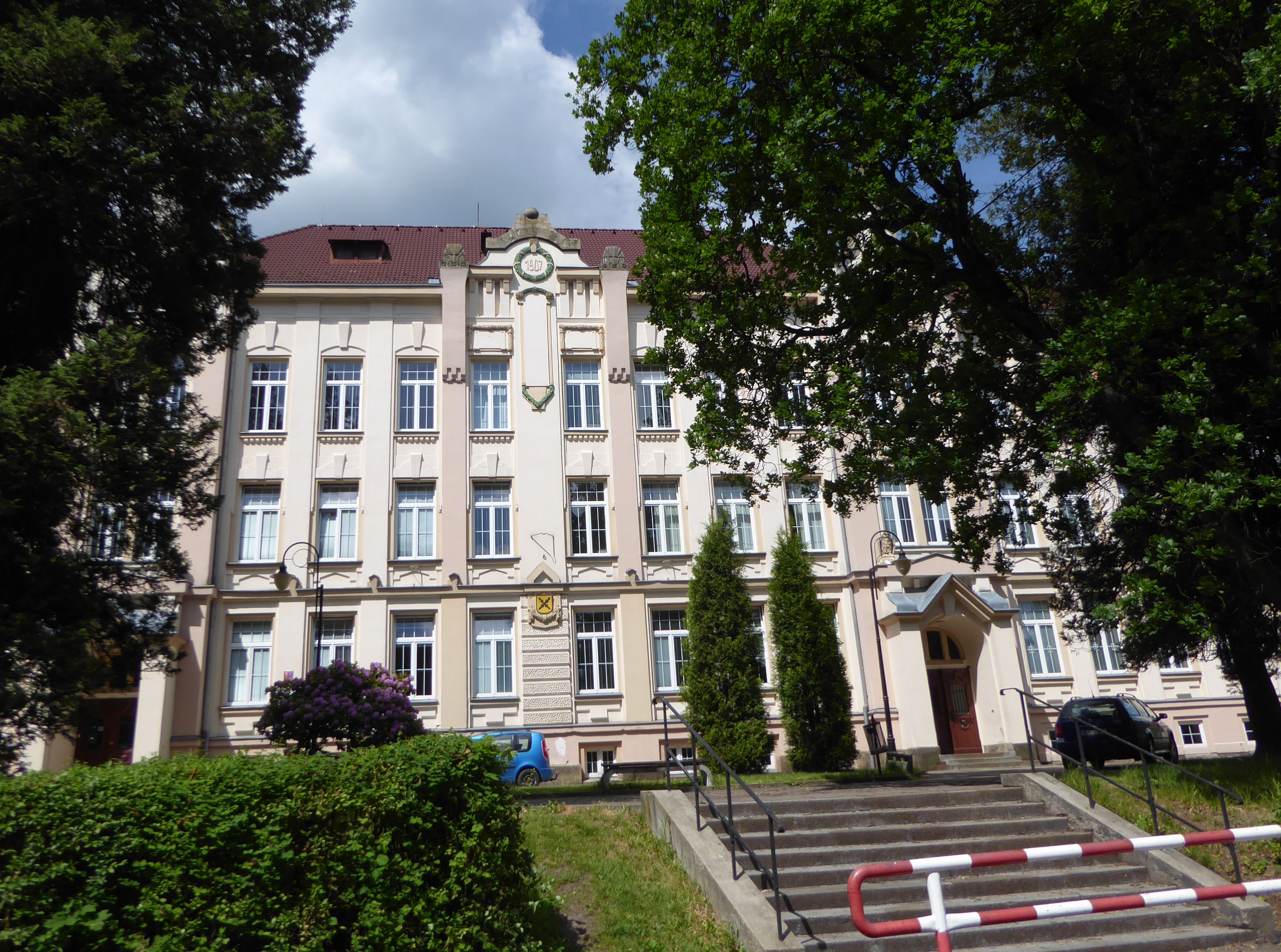 ZŠ a MŠ Bohumila Hynka Cvikov, Sad 5. května foto 4