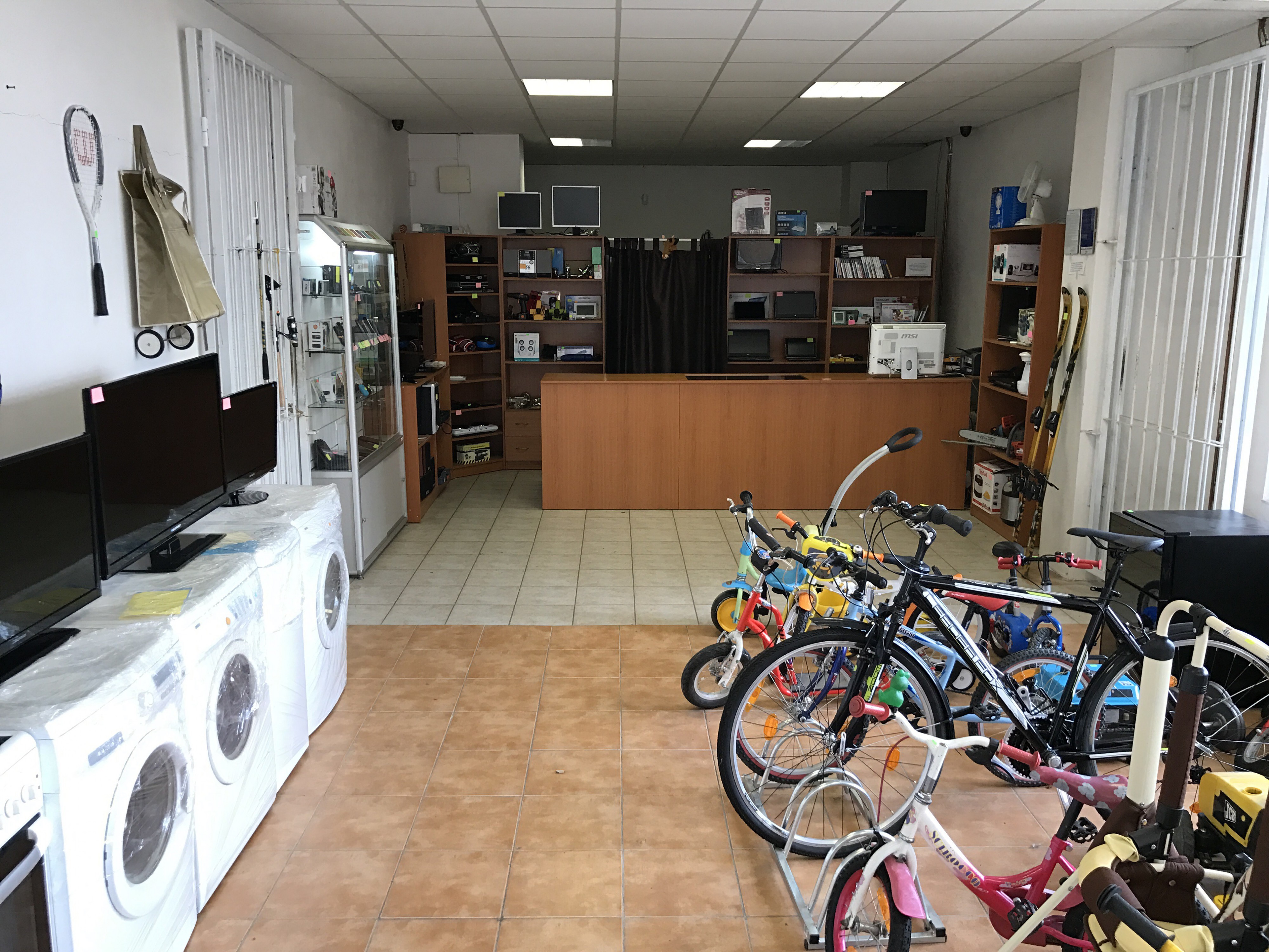 Zastavárna Bazar - Robert Přidal foto 3