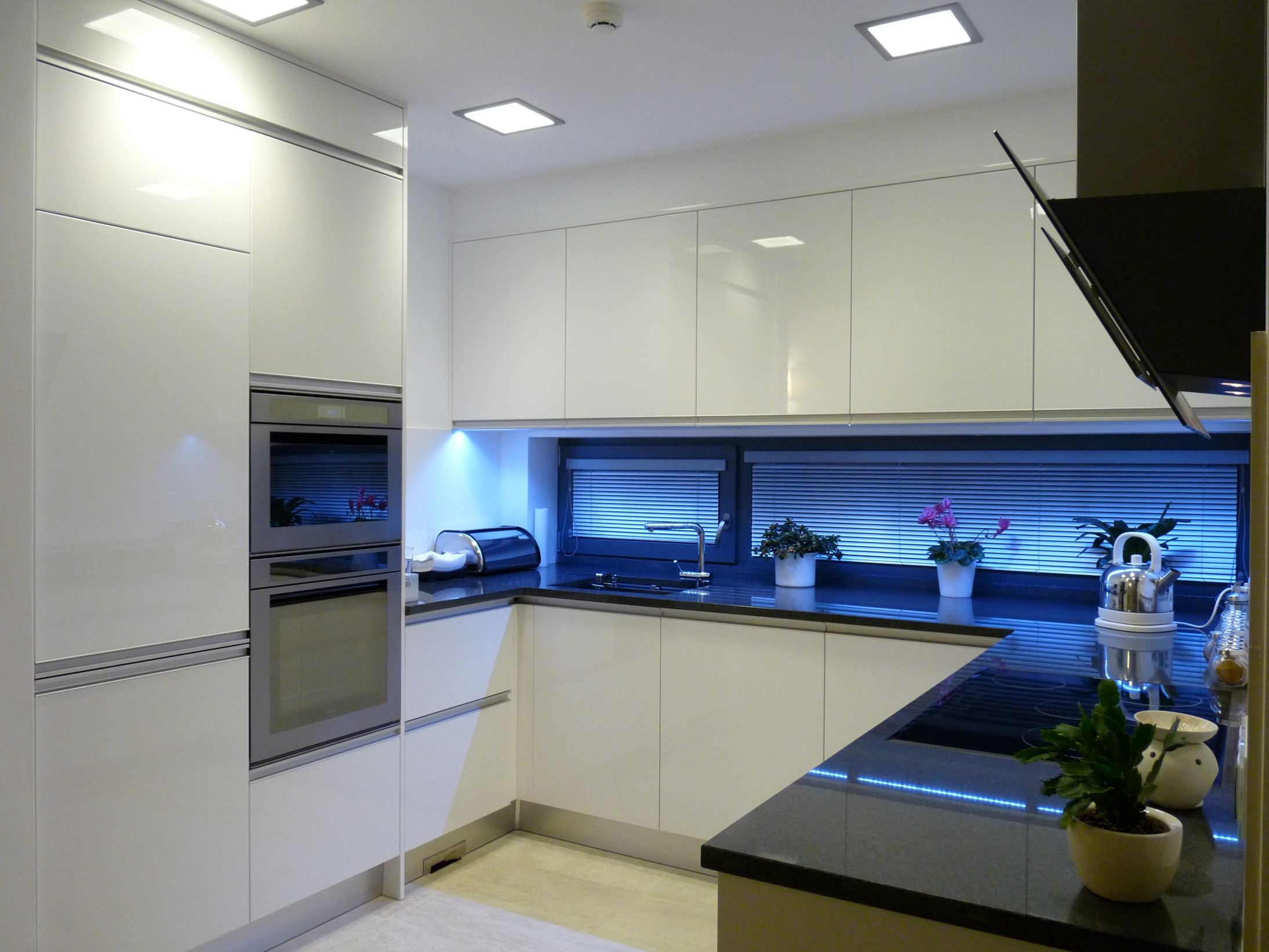 Tomáš Nováček - Elektro Nováček a syn - KUCHYNĚ A INTERIÉRY foto 2