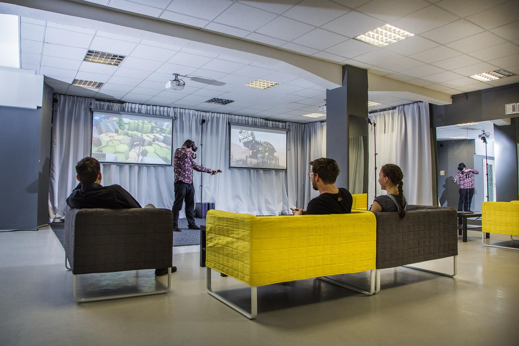 VIRTUAL REALITY DIMENSION