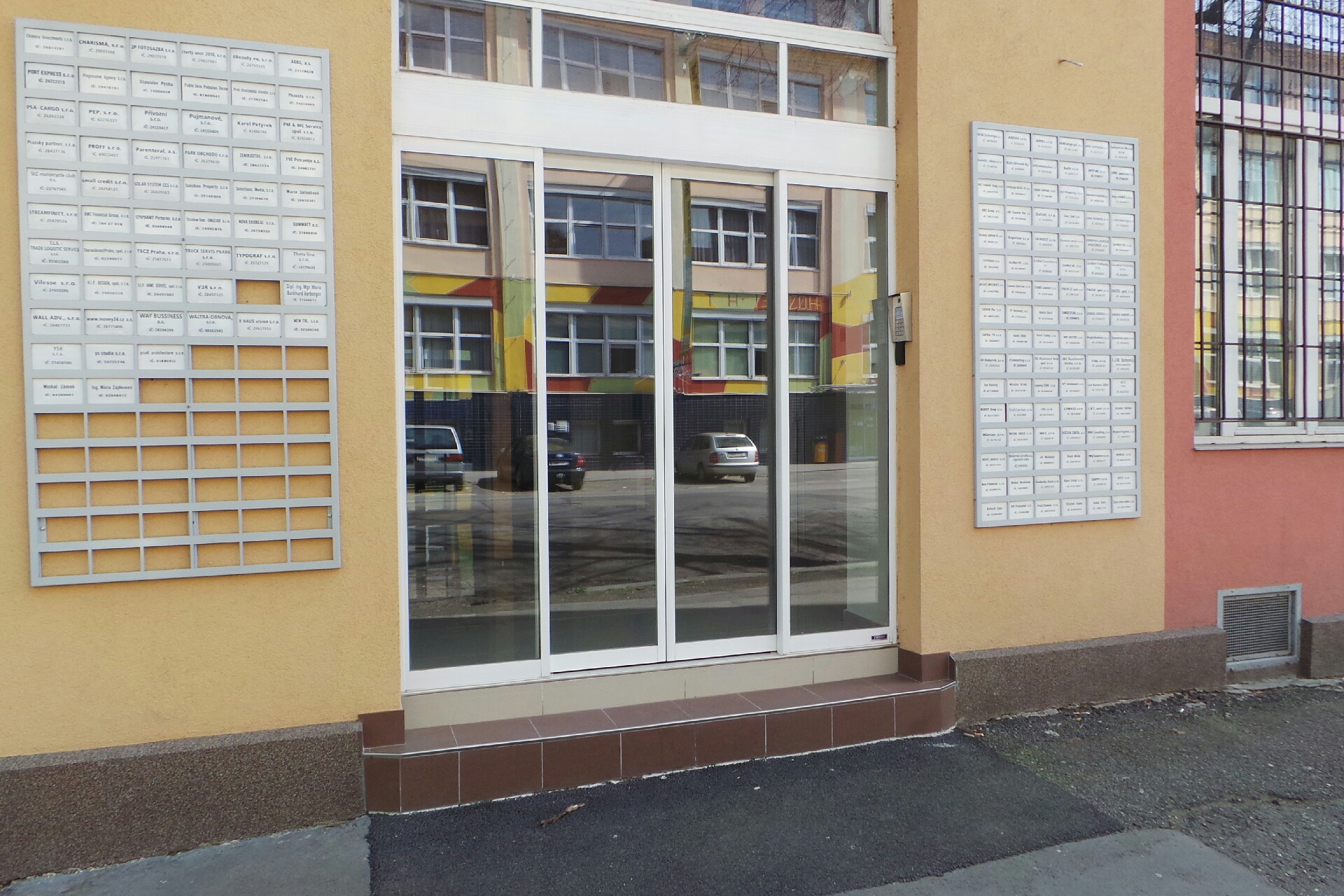 Shadow line - UNISTAV, s.r.o. foto 1