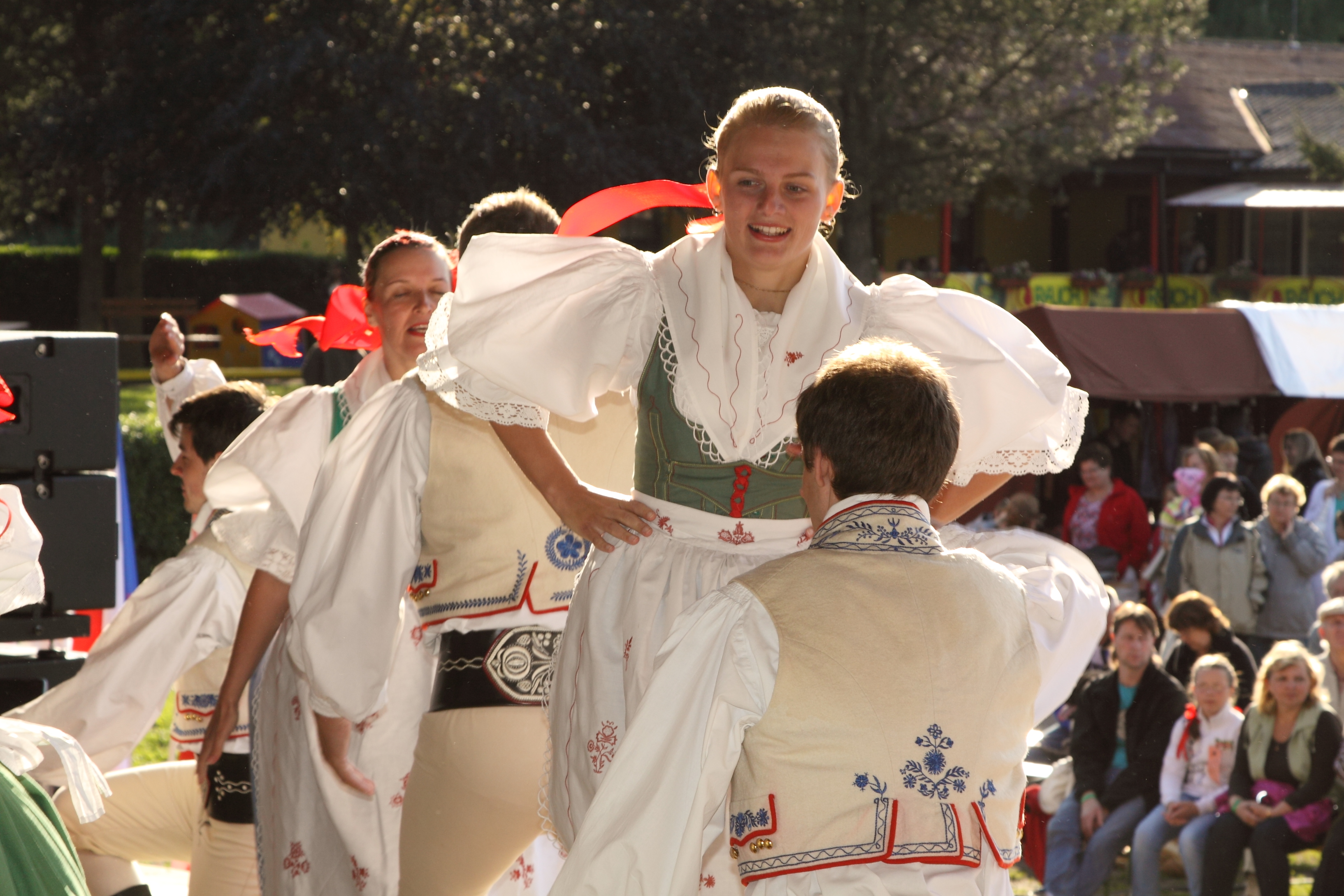 Folklórní soubor JARO foto 5