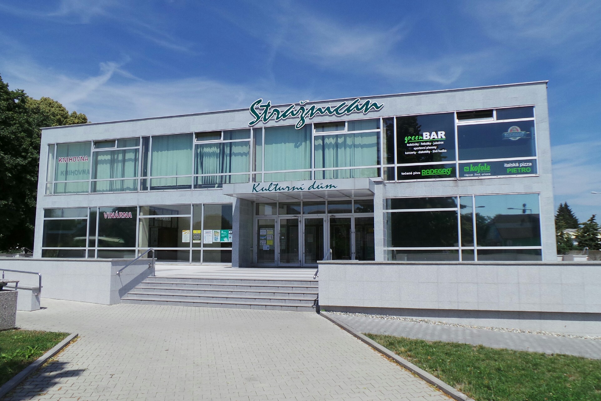 Kulturní dům Strážničan foto 2