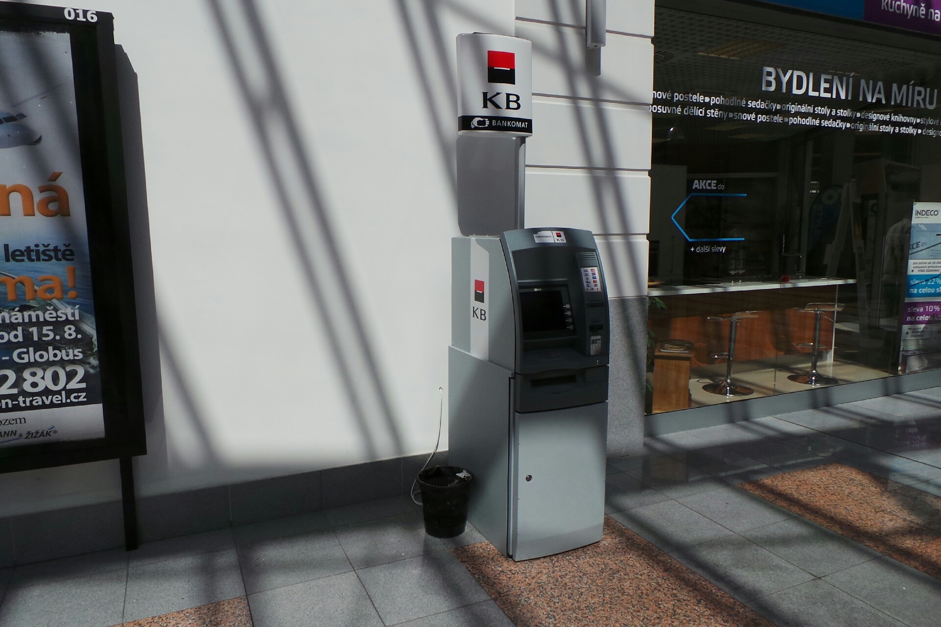 Bankomat Komerční banky foto 2