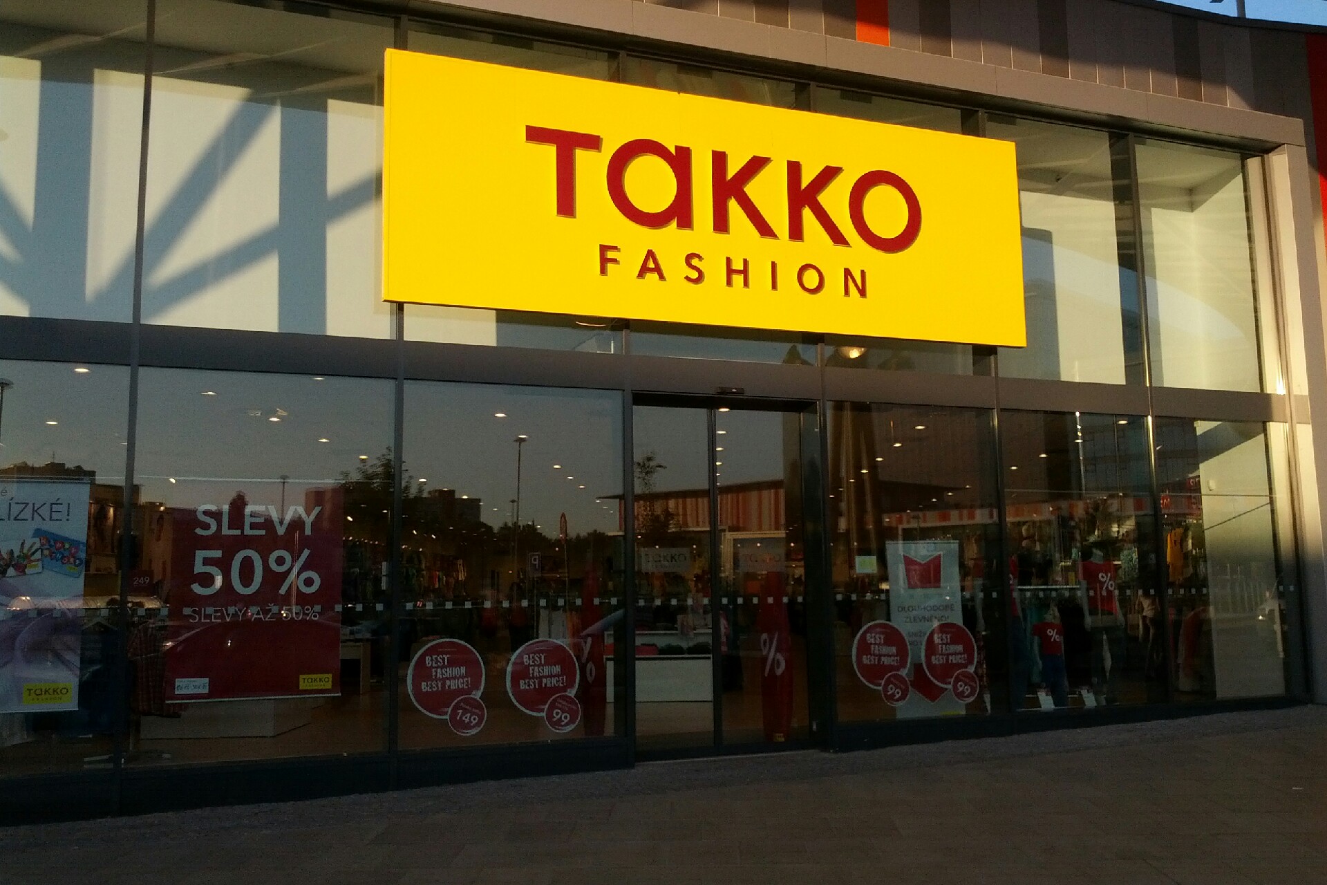TAKKO FASHION foto 3