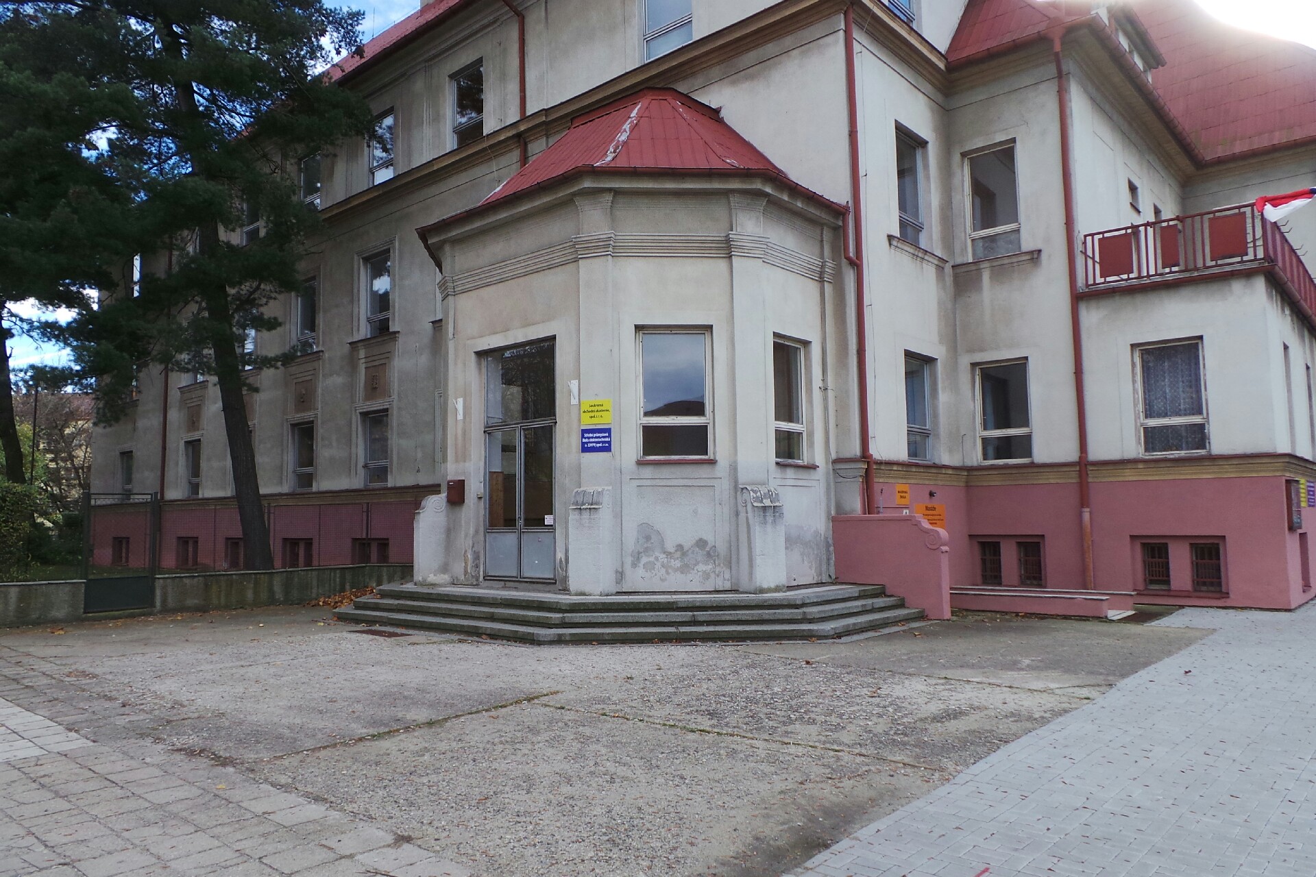 Soukromá obchodní akademie, spol. s r.o.