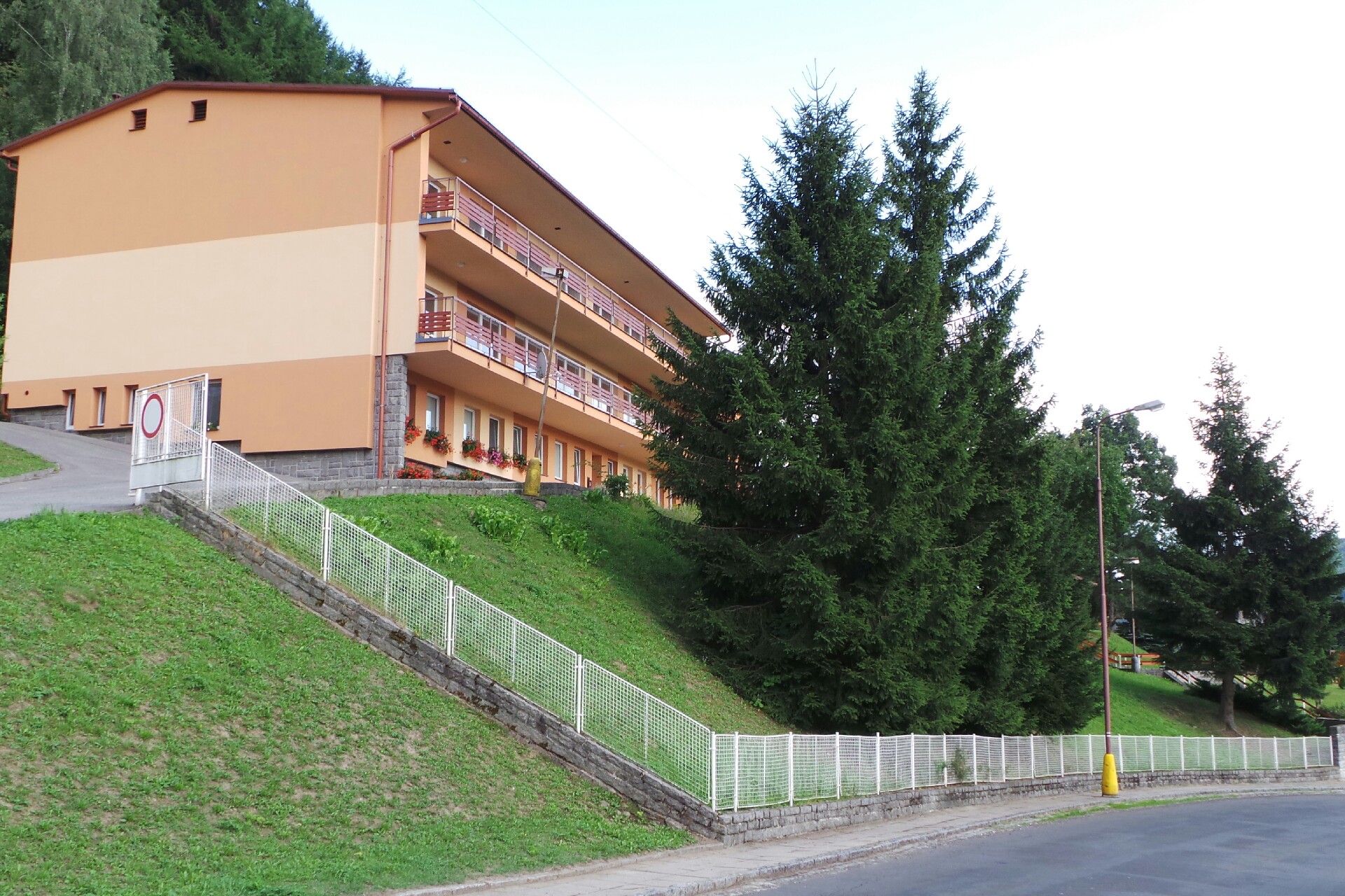 ZŠ, MŠ a ZUŠ Jablonec nad Jizerou