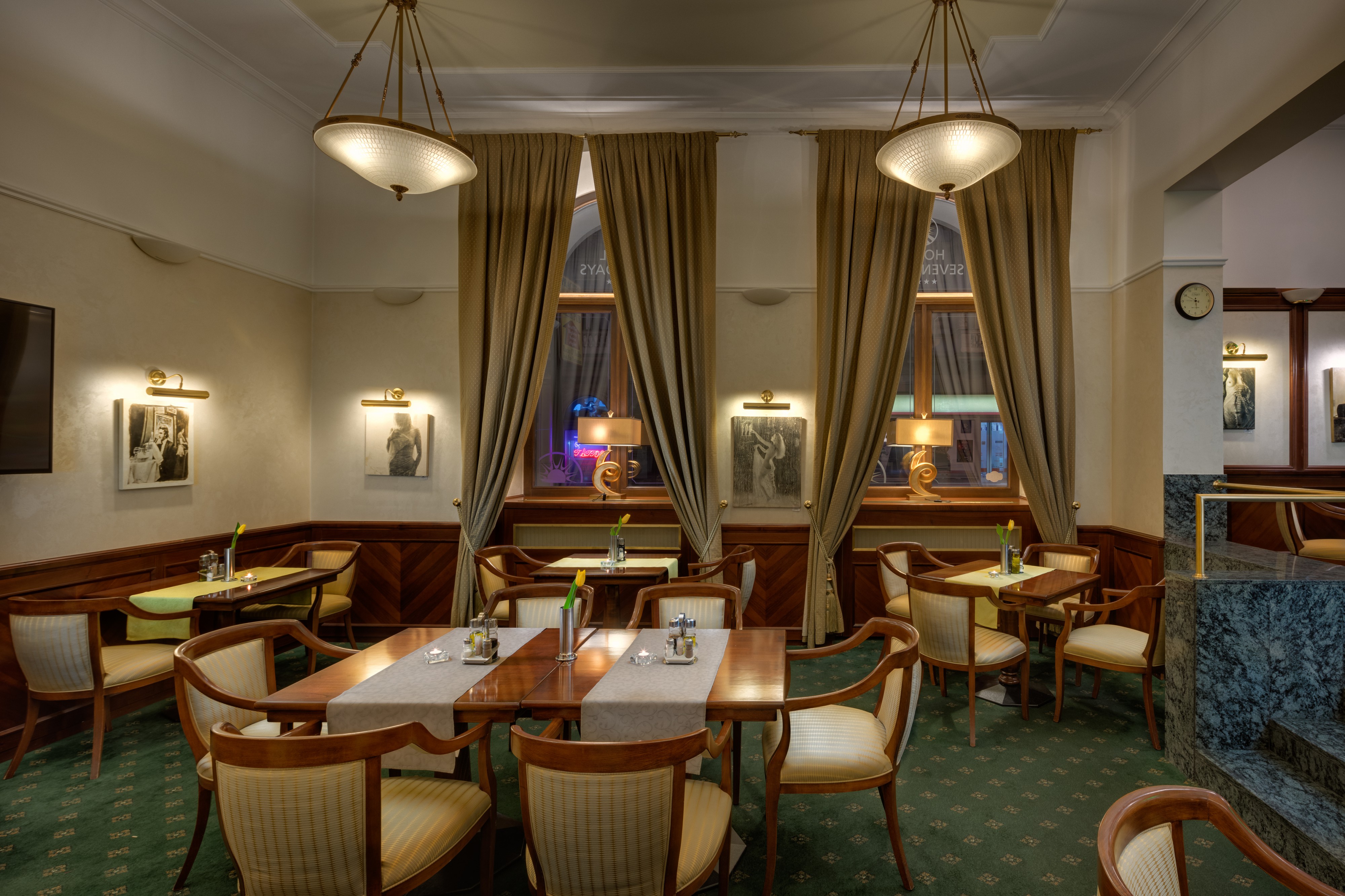 V-Café Bar & Restaurant foto 4