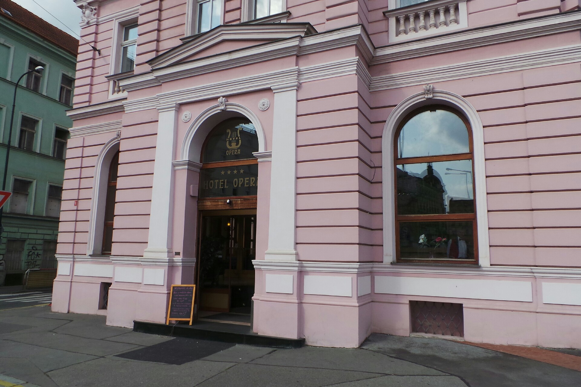 Hotel OPERA, s.r.o.