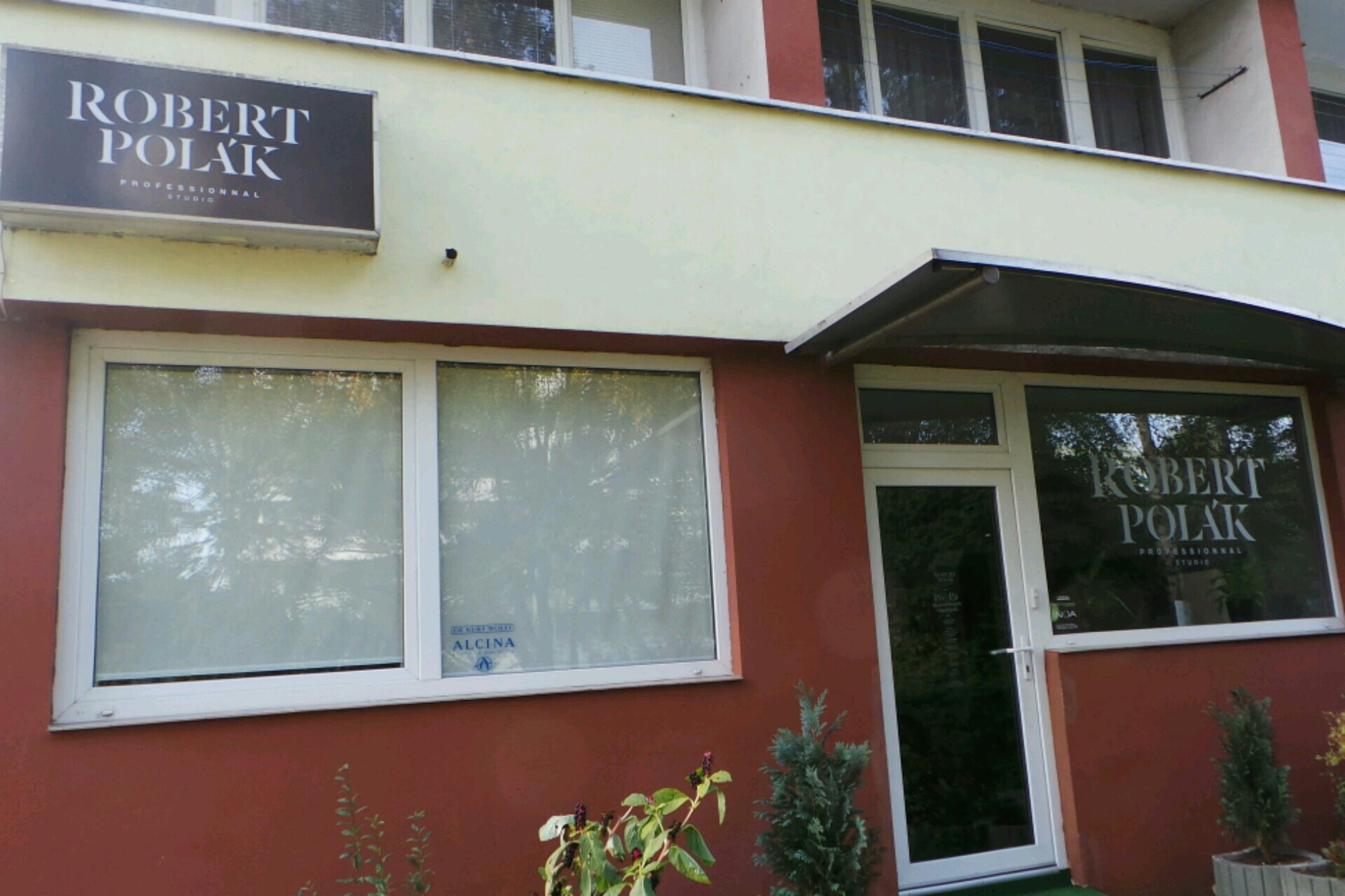 Jana Minaříková - ROBERT POLÁK professionnal studio