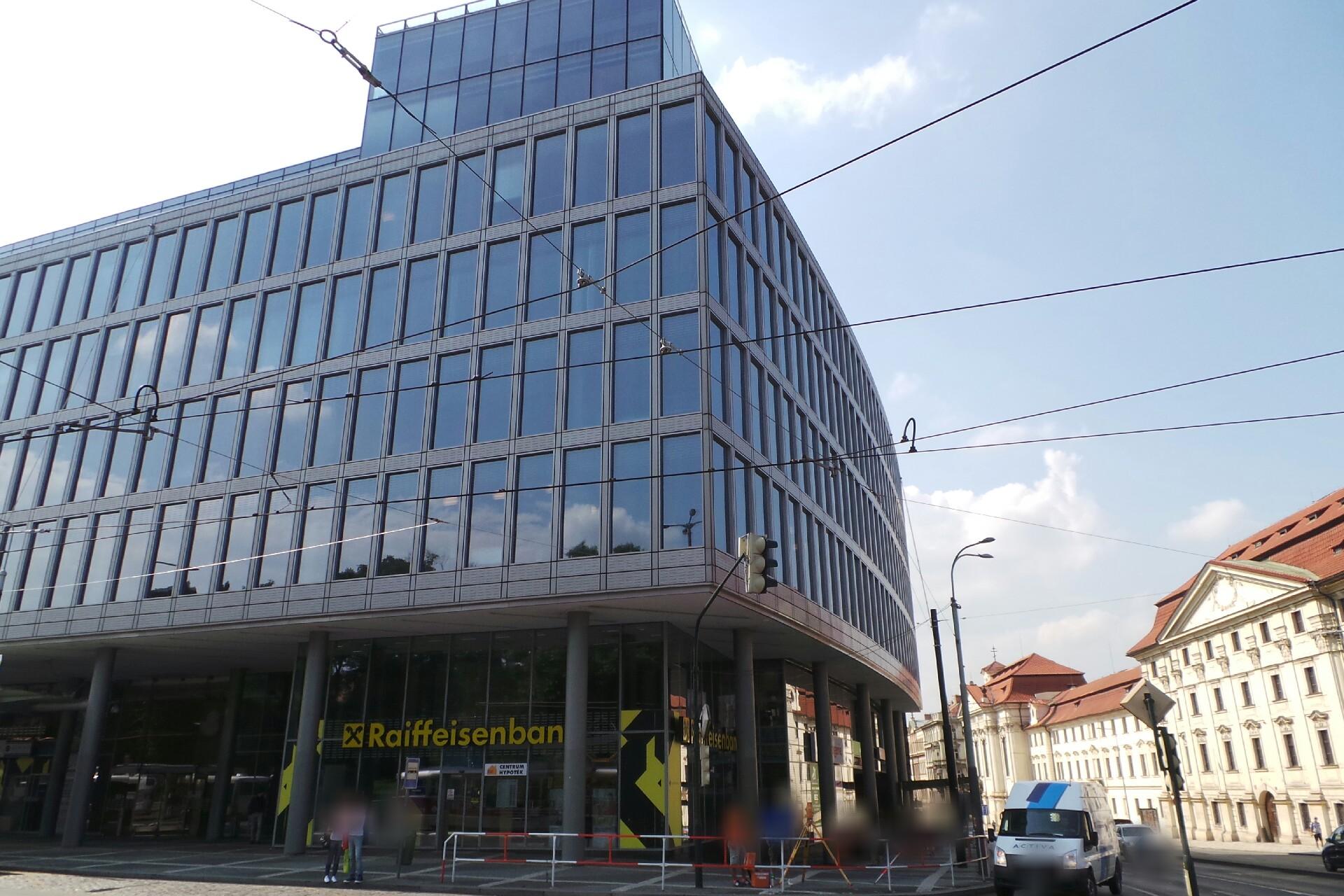 JUDr. Ing. Václav Štraser, advokát