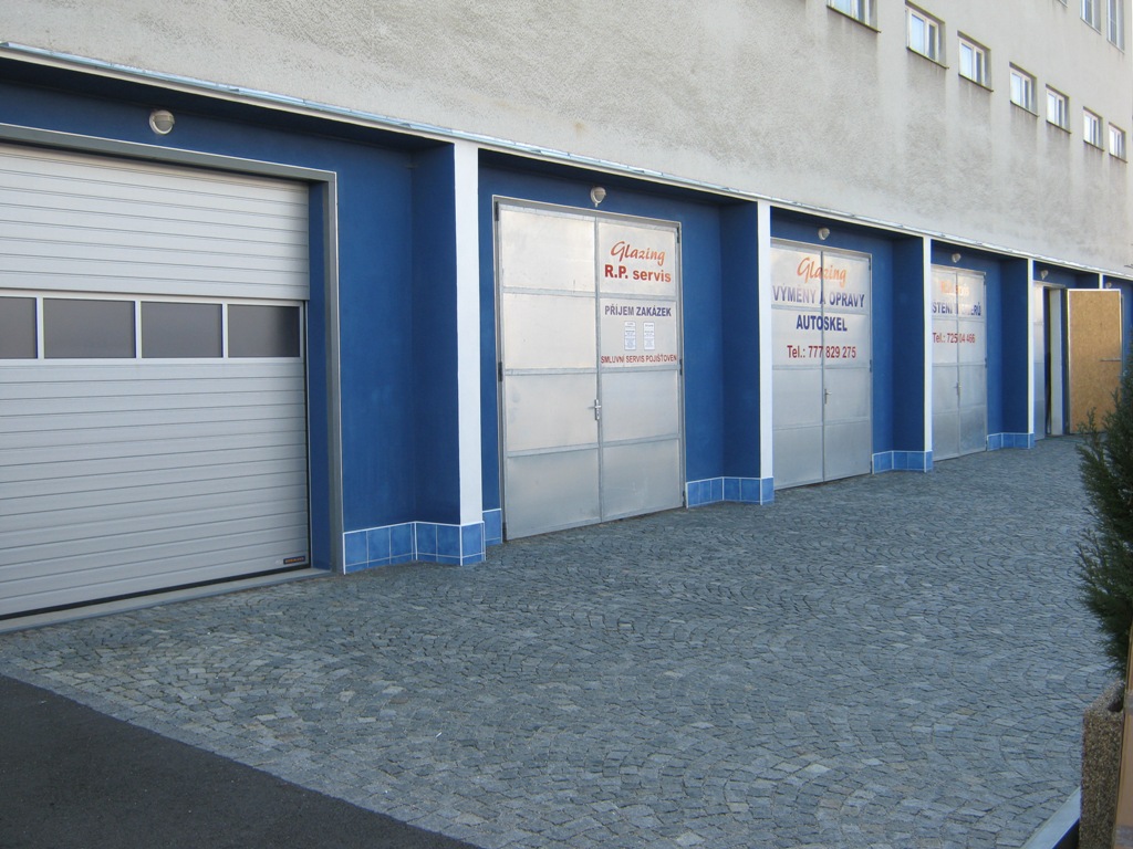 Glazing AUTOSKLO, s.r.o.