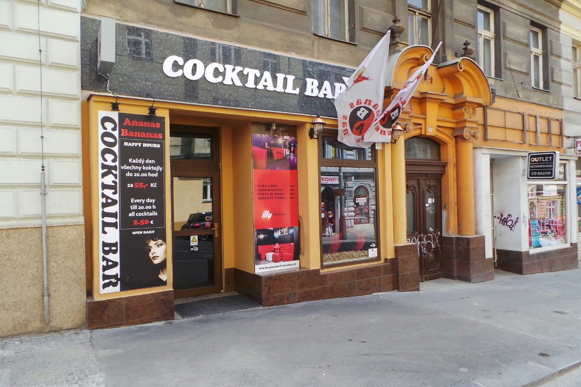 ANANAS-BANANAS cocktail bar foto 2