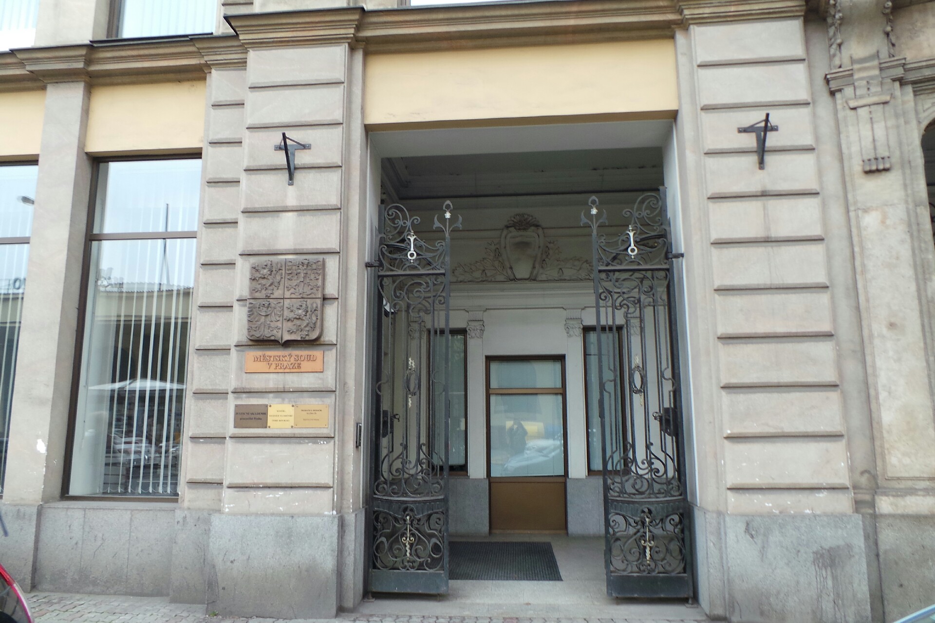 Komora soudních tlumočníků České republiky, z. s.