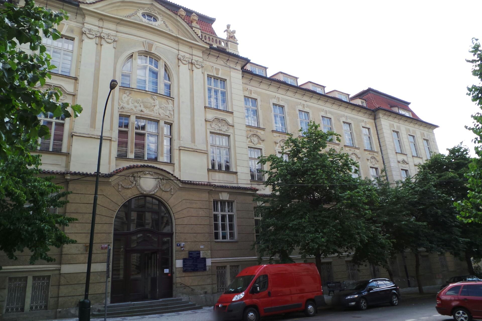 VYSOKOŠKOLSKÝ SPORTOVNÍ KLUB PŘÍRODNÍ VĚDY UK PRAHA