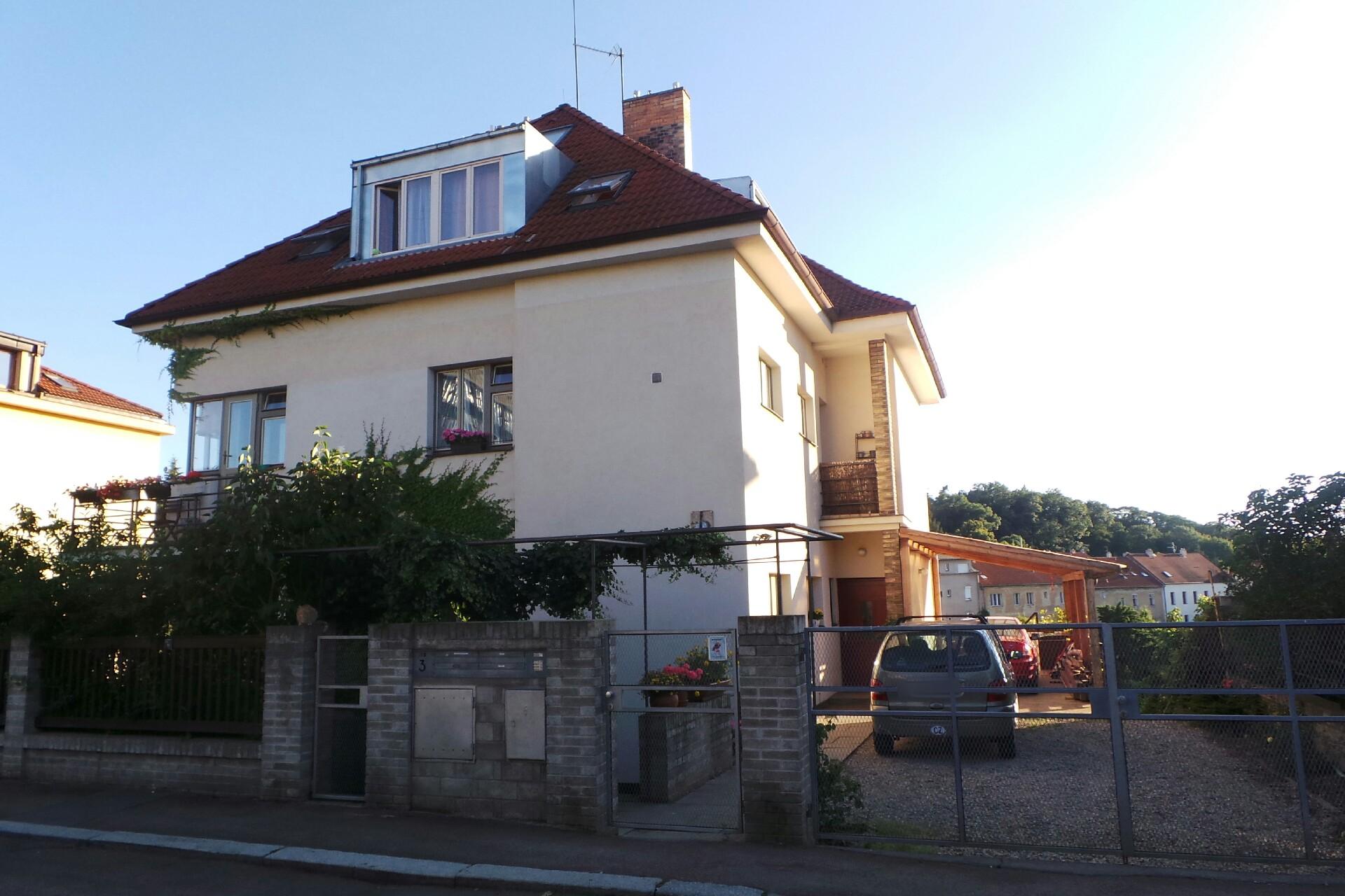 Nepřijatelní, o.s.