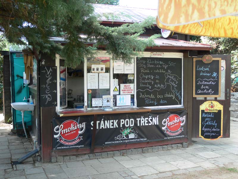 Stánek pod třešní - Jan Kováč foto 2