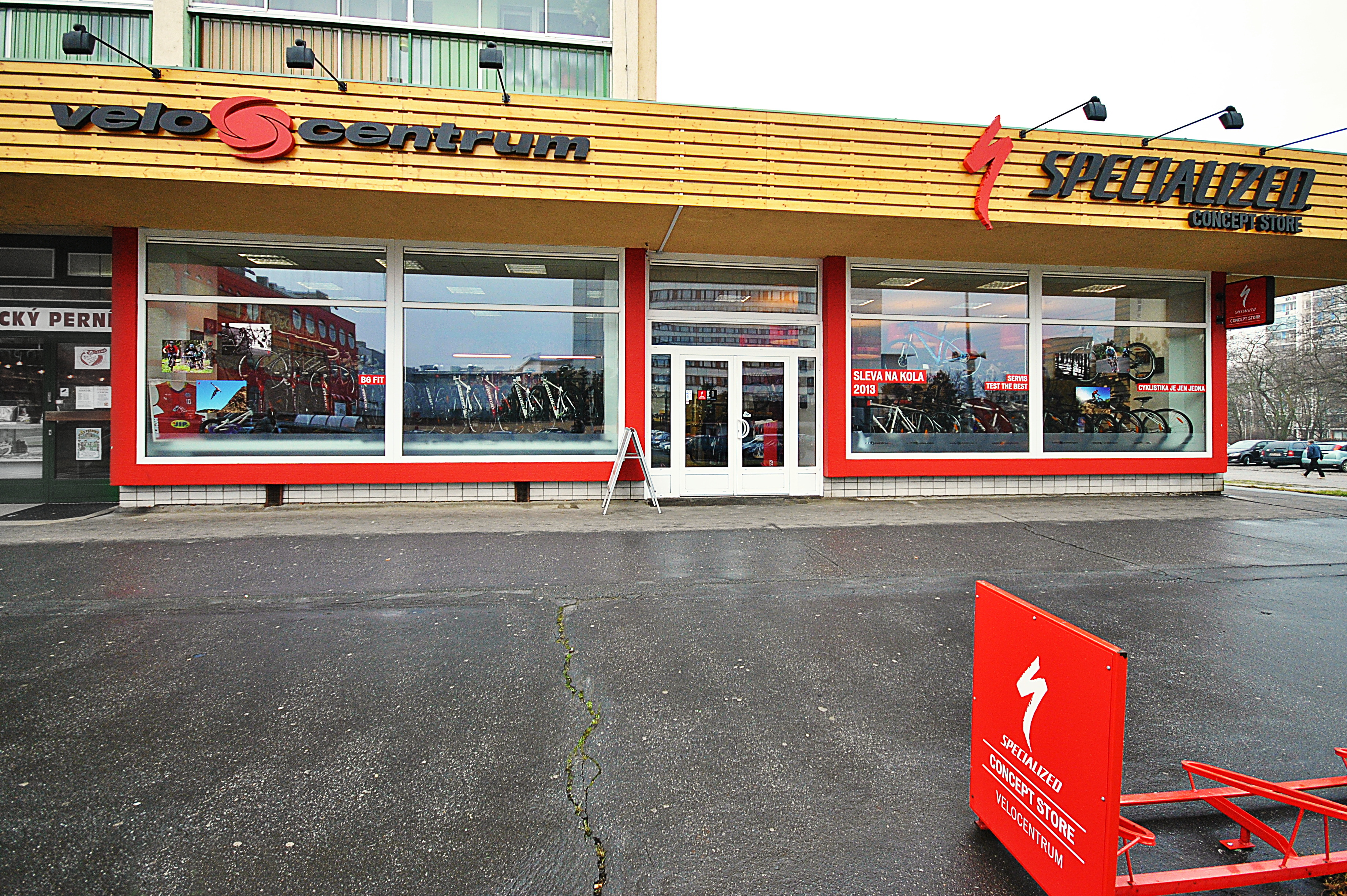 VELOCENTRUM SPECIALIZED CONCEPT STORE foto 4
