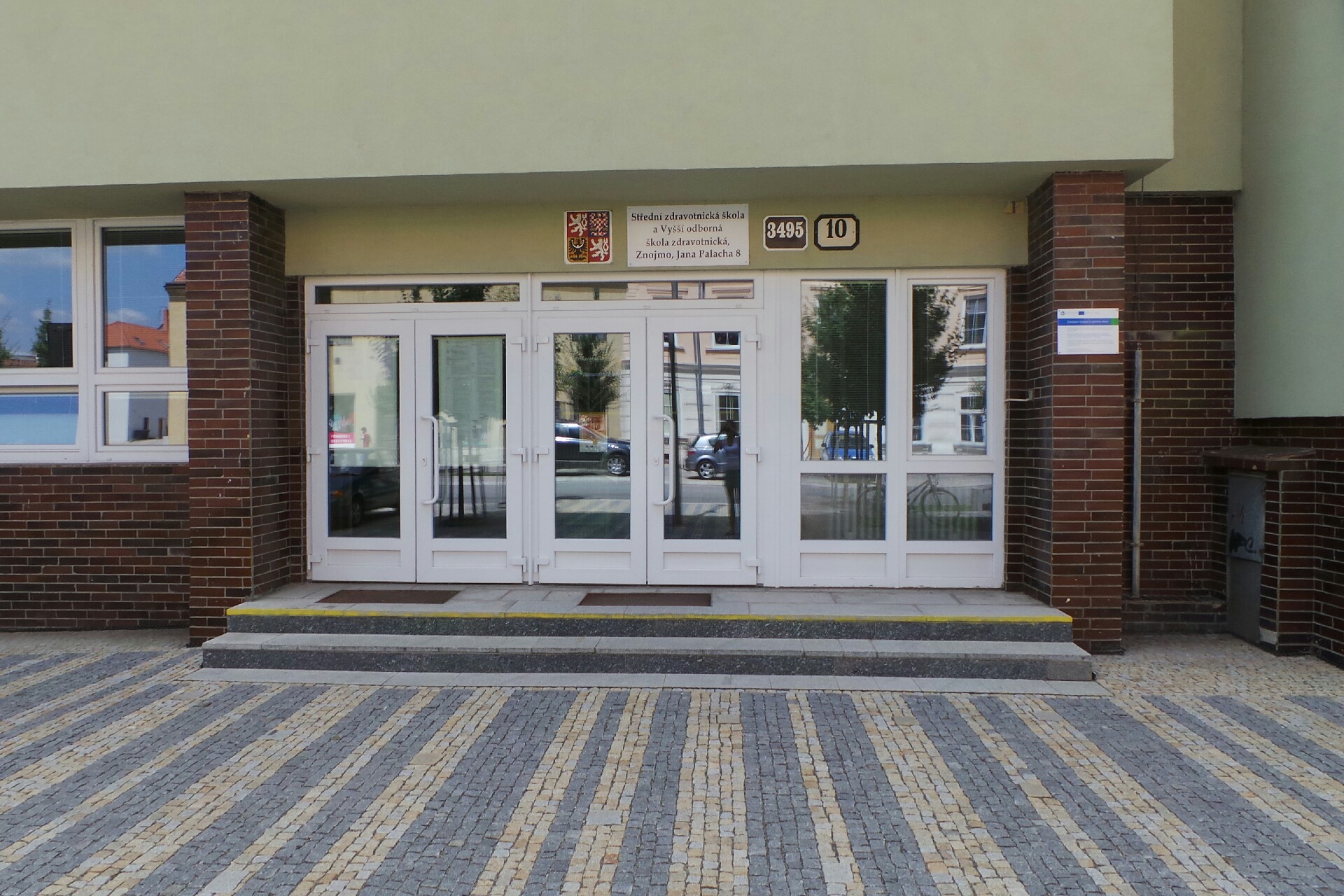 Střední zdravotnická škola a vyšší odborná škola zdravotnická Znojmo foto 2
