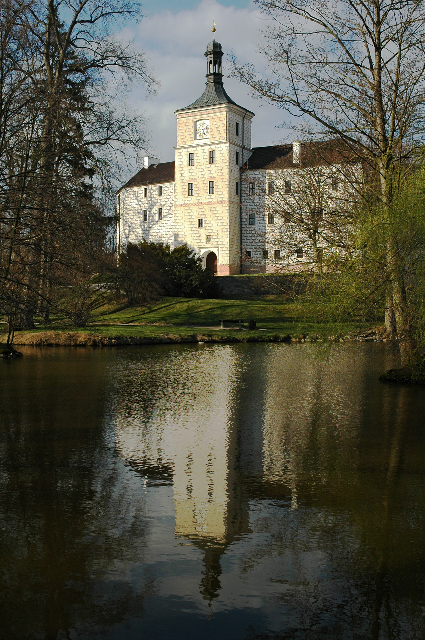 Státní zámek Březnice foto 4