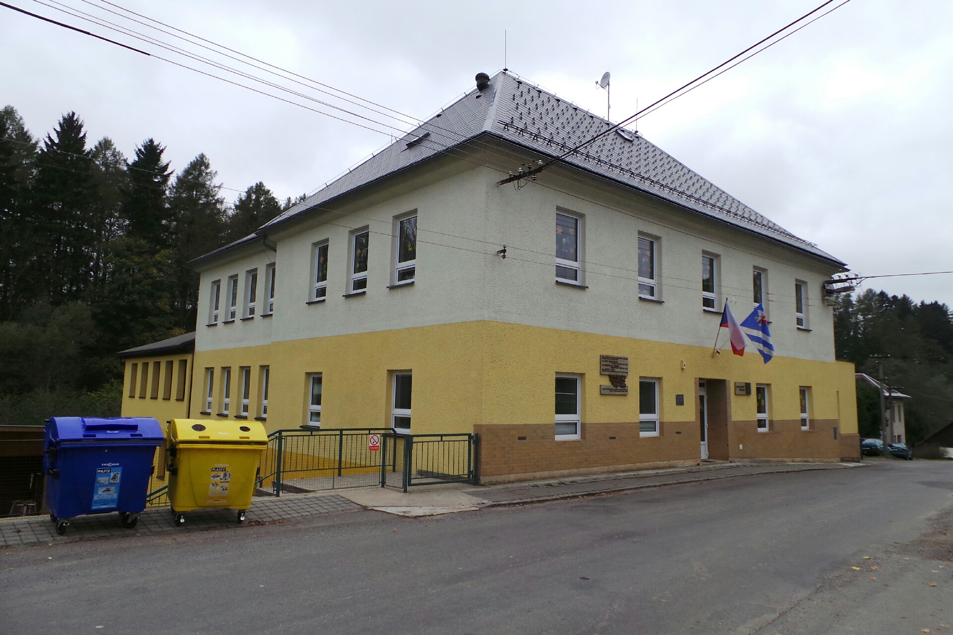 MŠ a ZŠ Josefa Luxe Nekoř