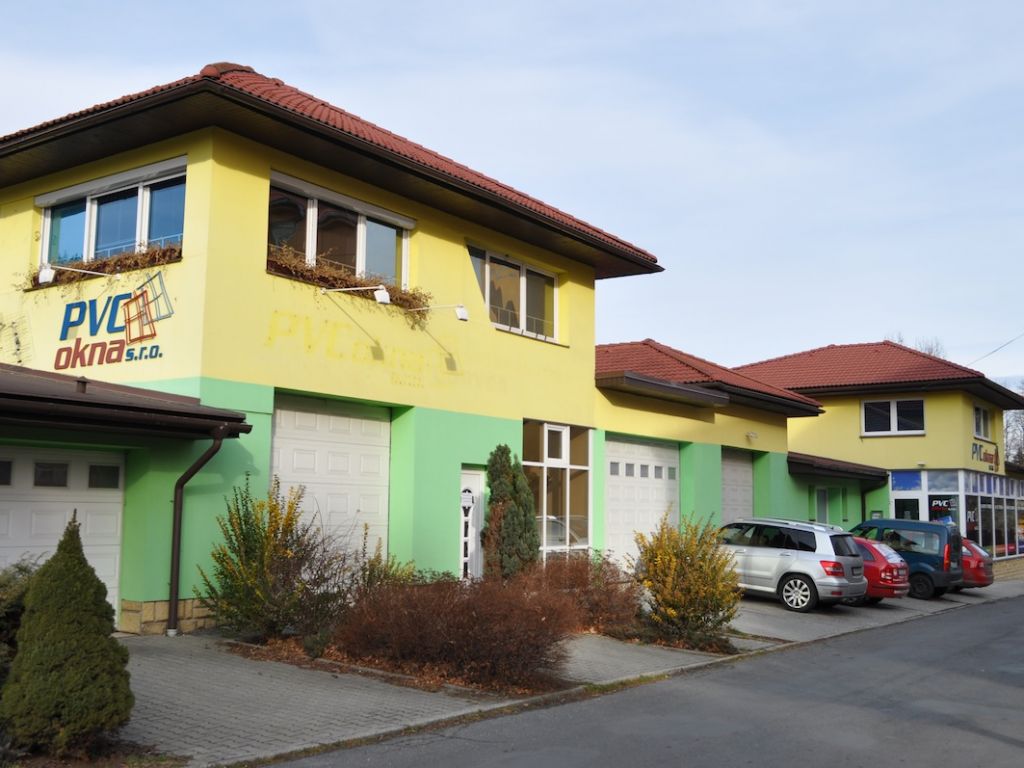 PVC OKNA s.r.o. -  Plastová okna a dveře