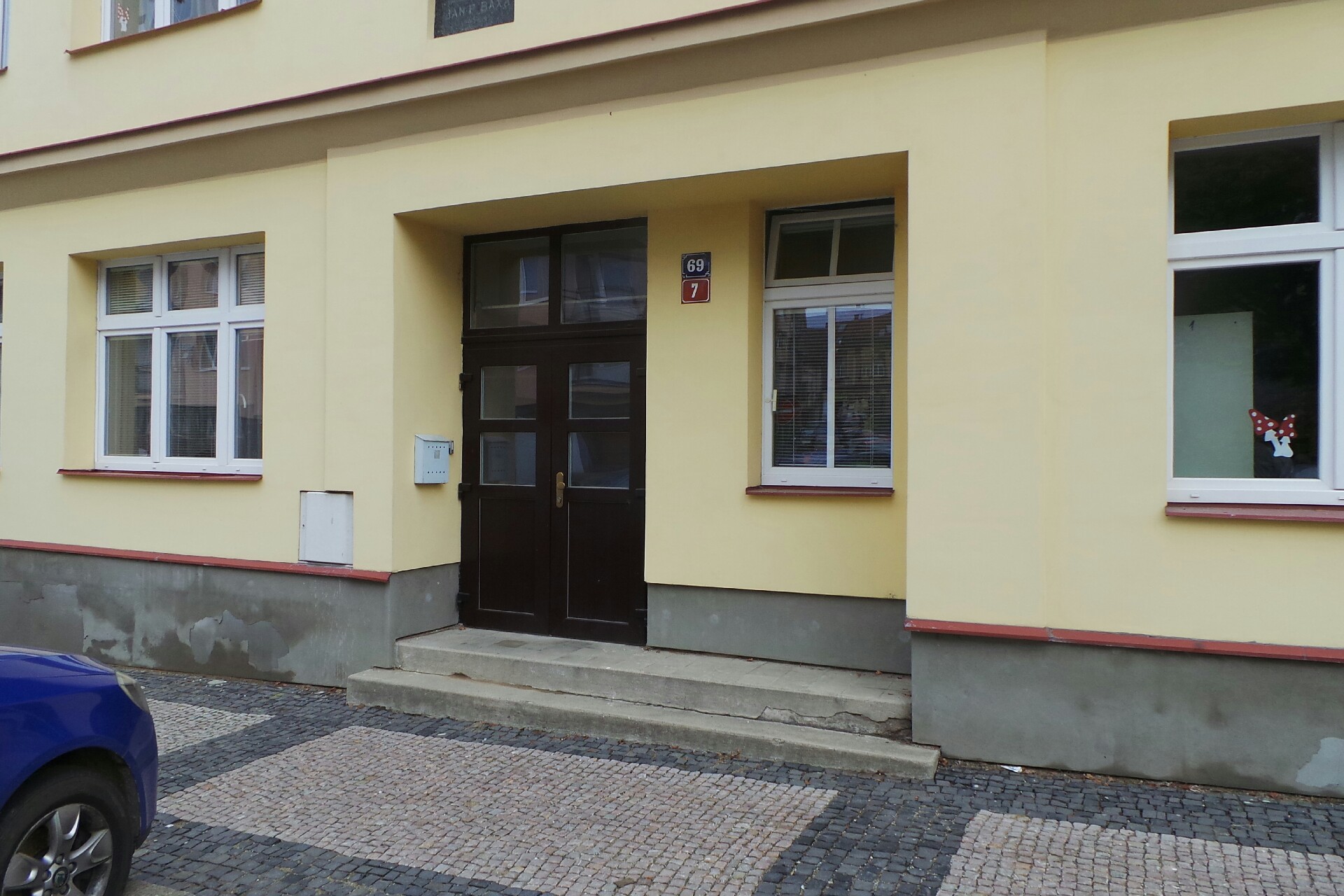 Školní jídelna 1. ZŠ, Komenského nám. foto 1