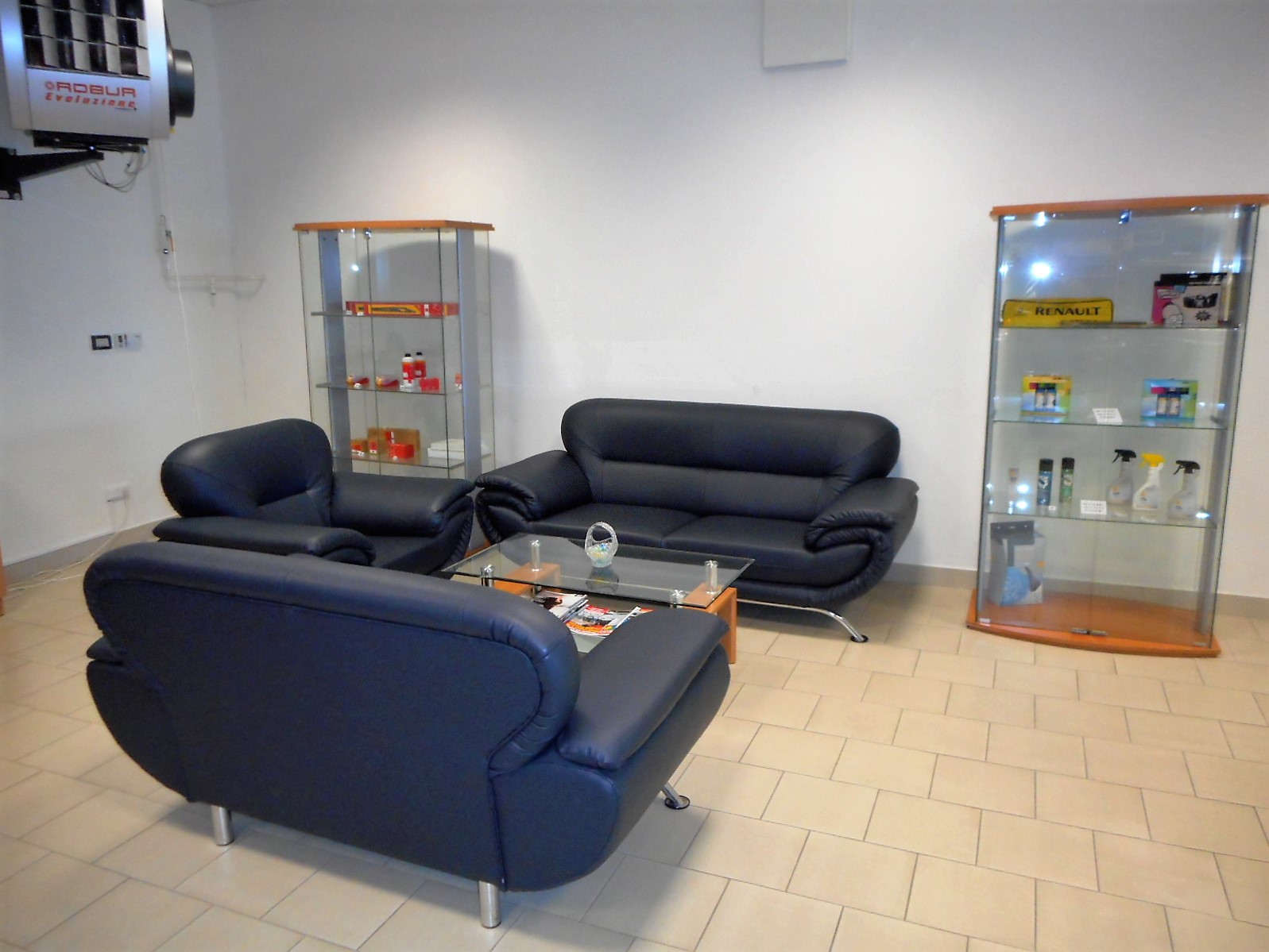 Auto Centrum Jih 2000 člen skupiny AUTO UH a.s. foto 3