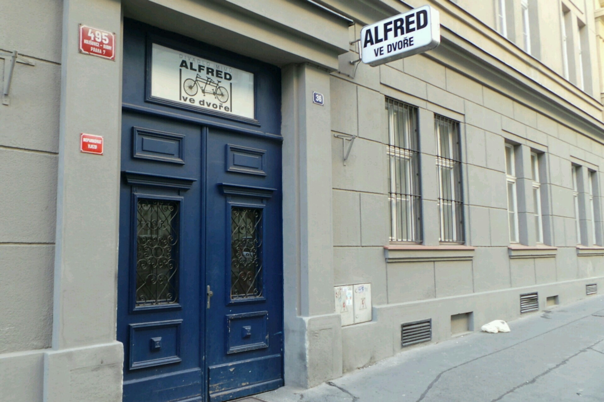 Divadlo Alfred ve dvoře