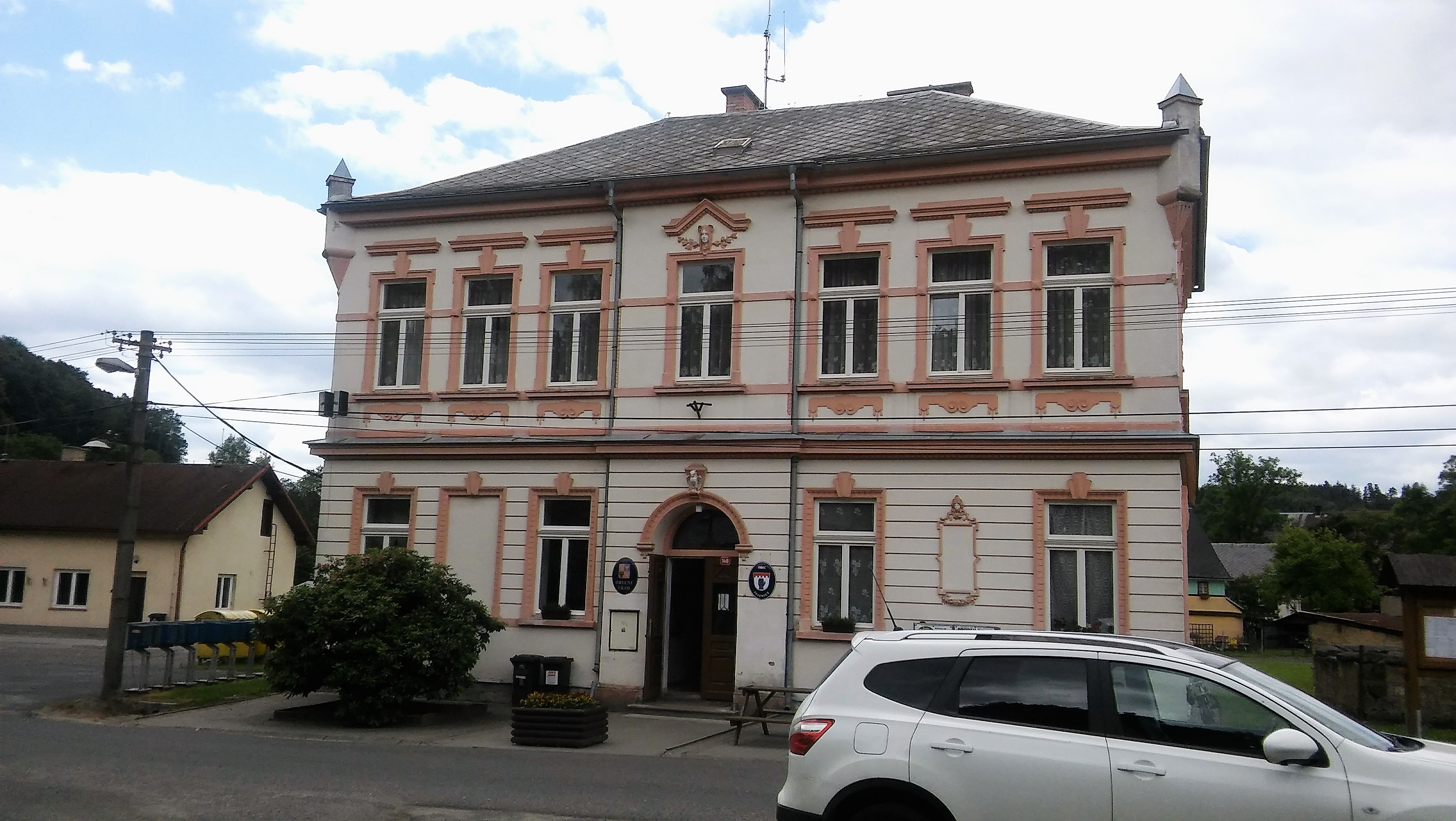 Velenice - obecní úřad foto 2