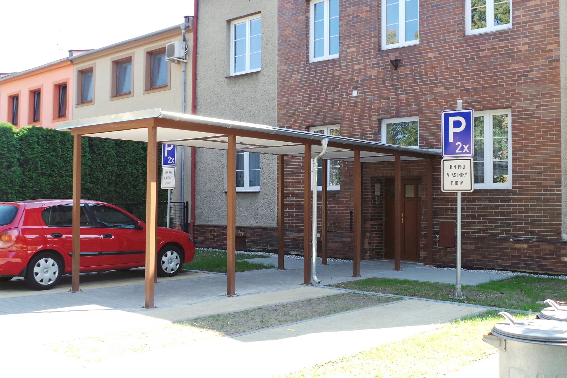 MUDr. Alena Luzarová