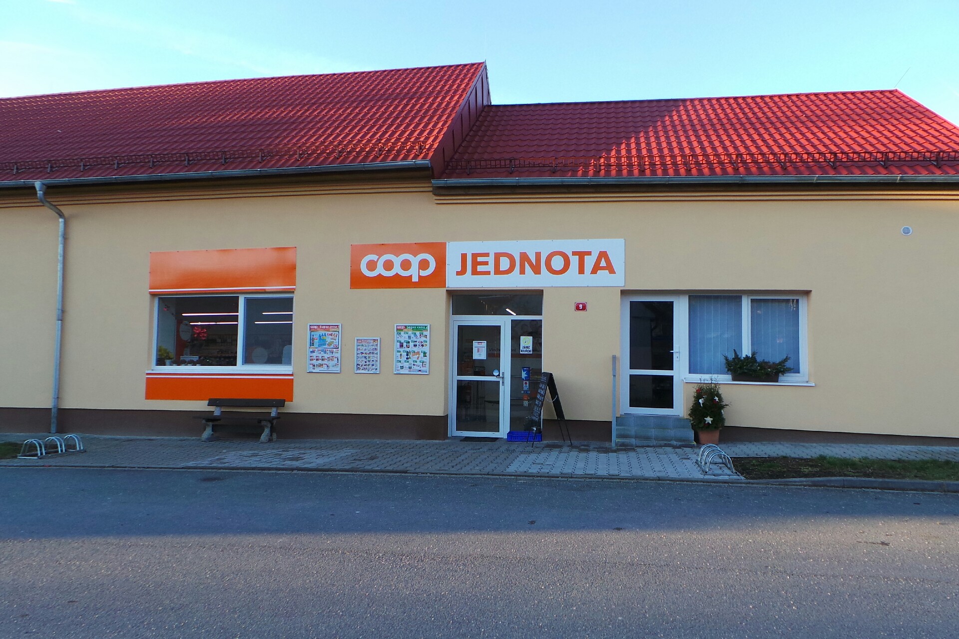 COOP - JEDNOTA, spotřební družstvo Plasy