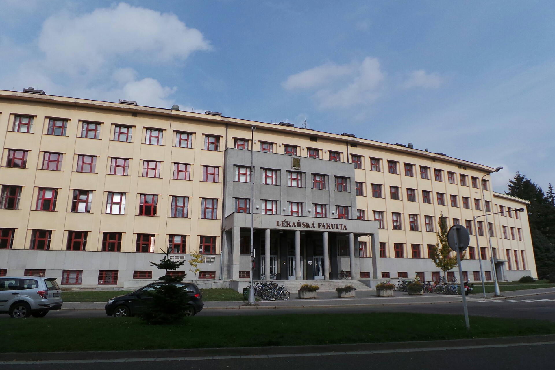 Ústav anatomie Lékařské fakulty v Hradci Králové - Univerzita Karlova