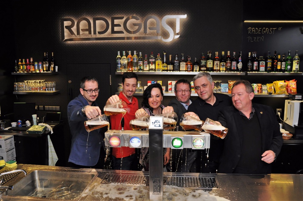 Radegastovna pod padákem foto 4