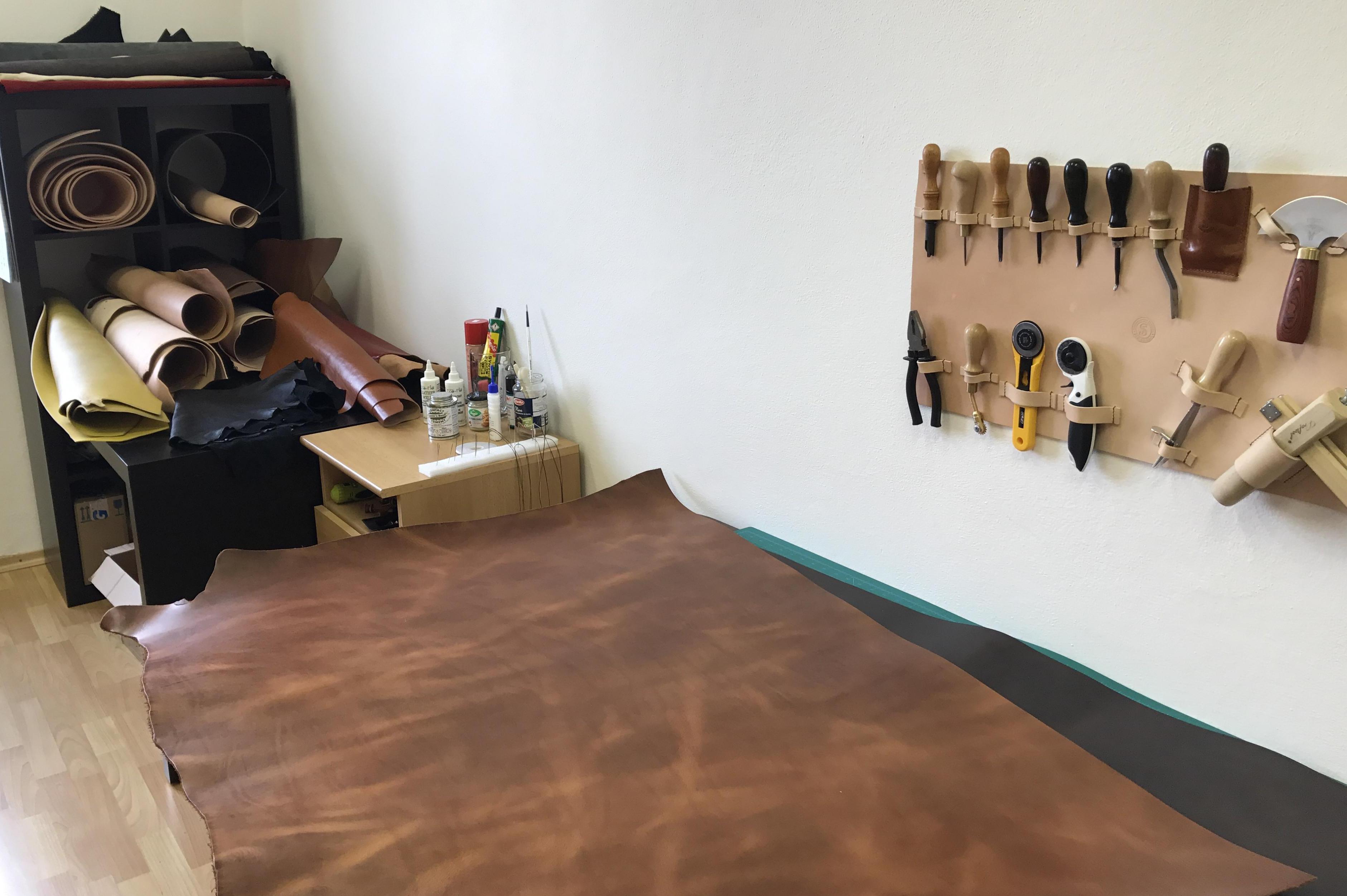 Jan Škola - Handcrafted leather