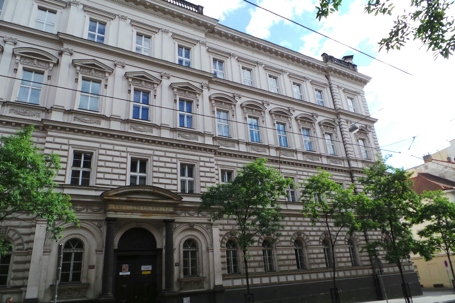 Obchodní akademie, ŠKOLA 2000, Praha, s.r.o.