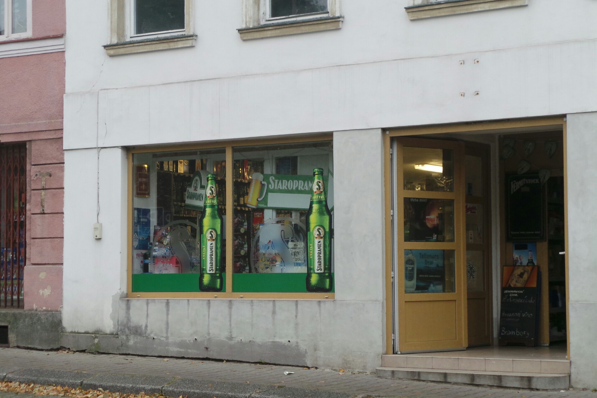 Smíšené zboží na Mírovém náměstí	151