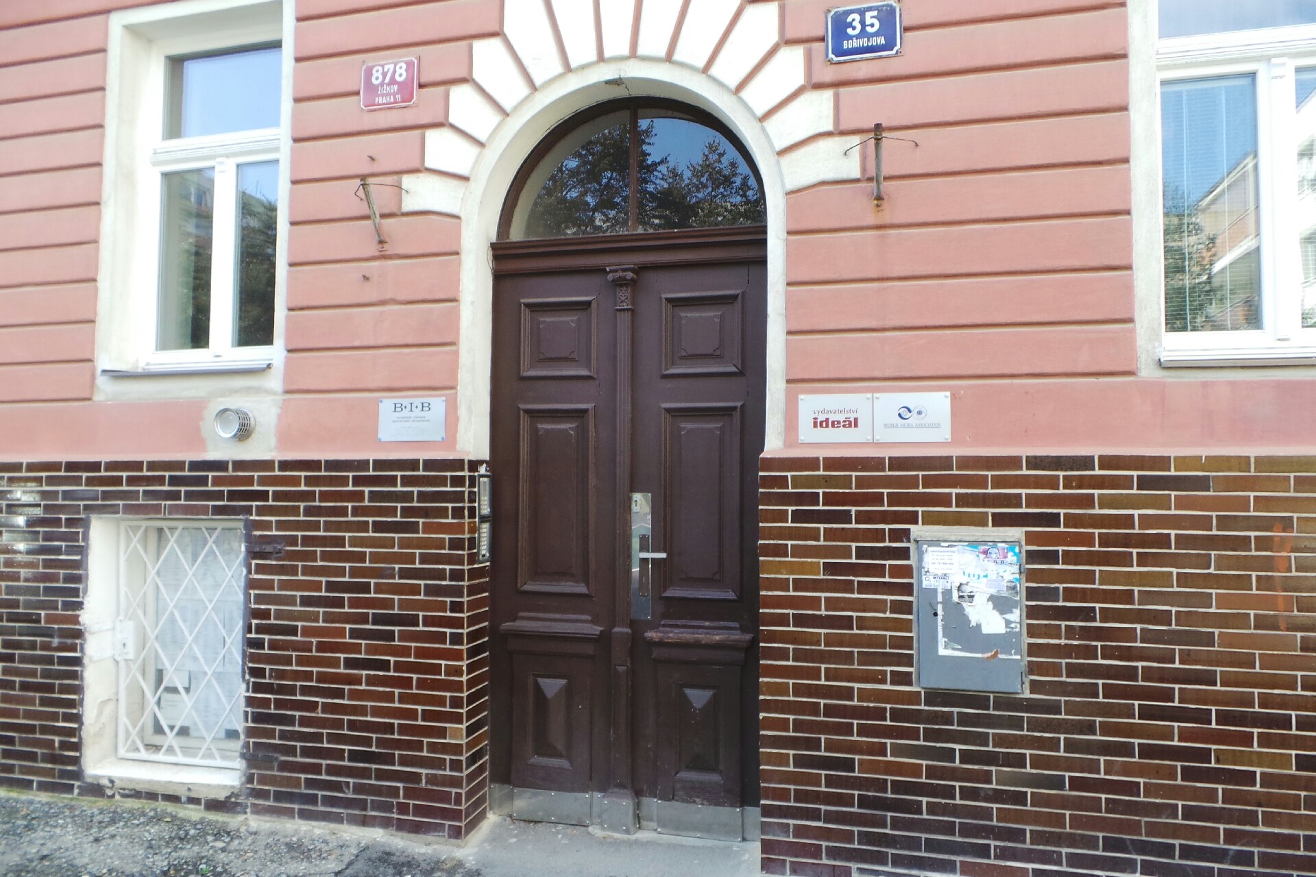 OUTDOOR SOLUTIONS, s.r.o.