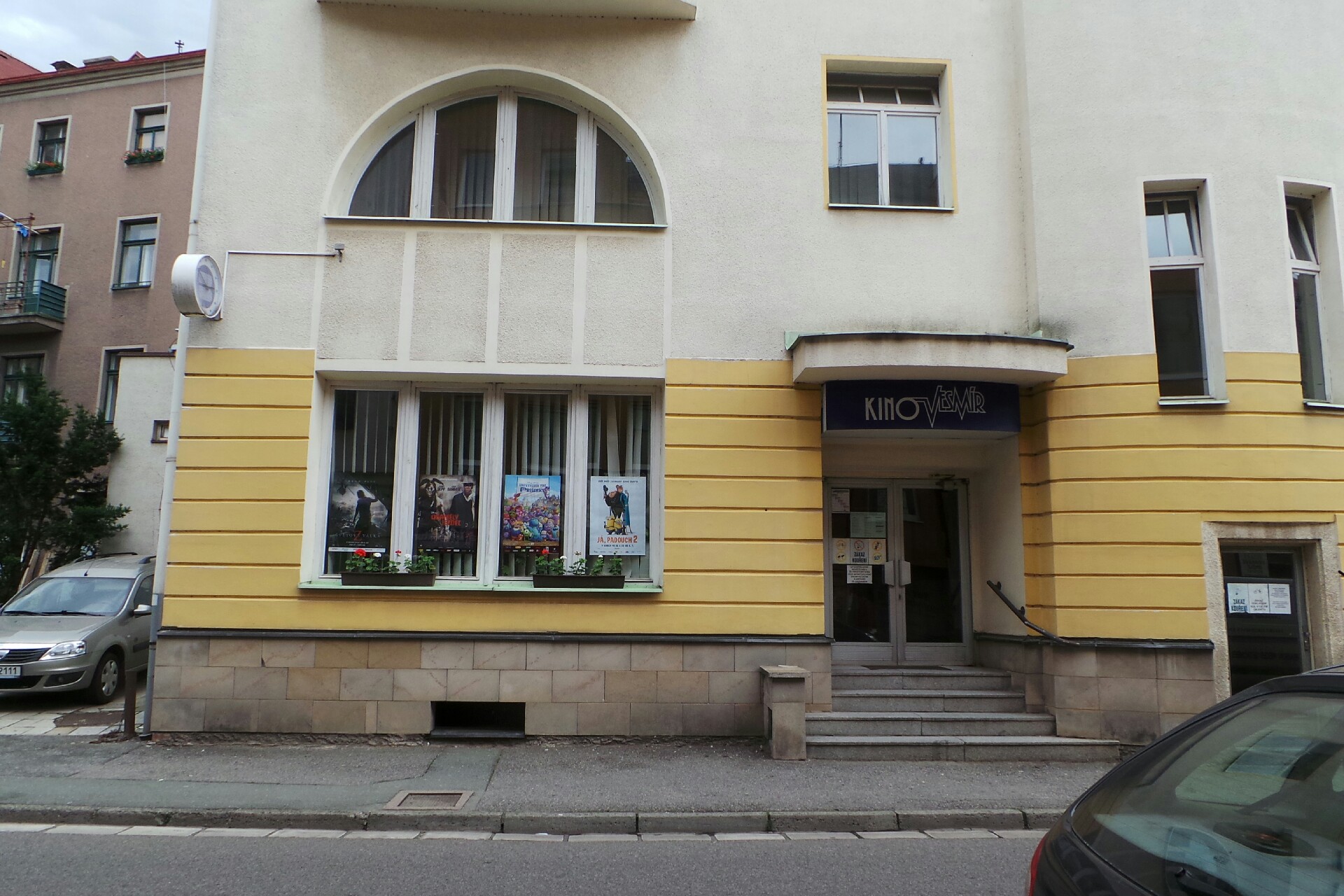 Půjčovna DVD, VHS - Kino Vesmír