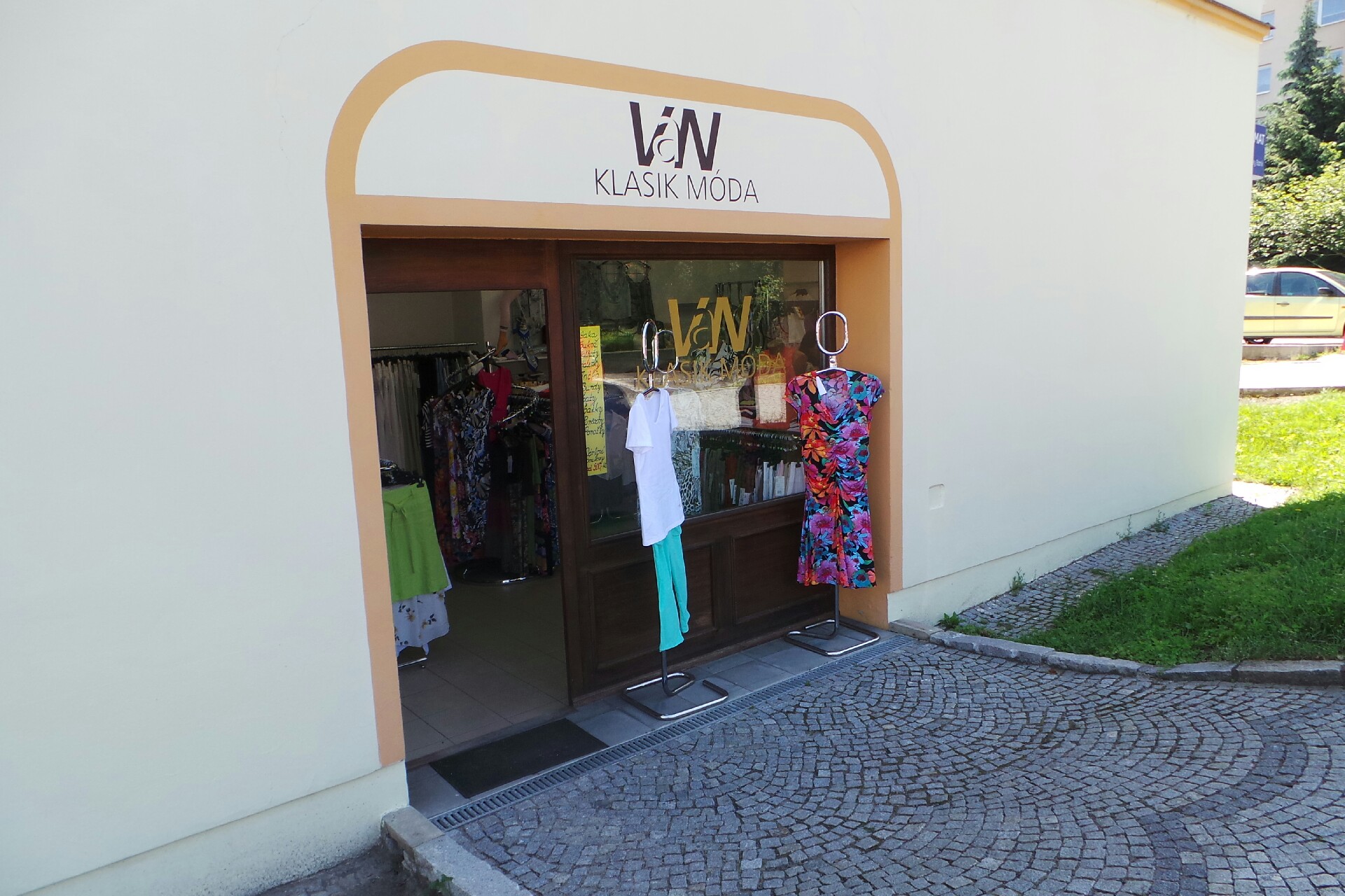 VaN klasik móda, s.r.o.