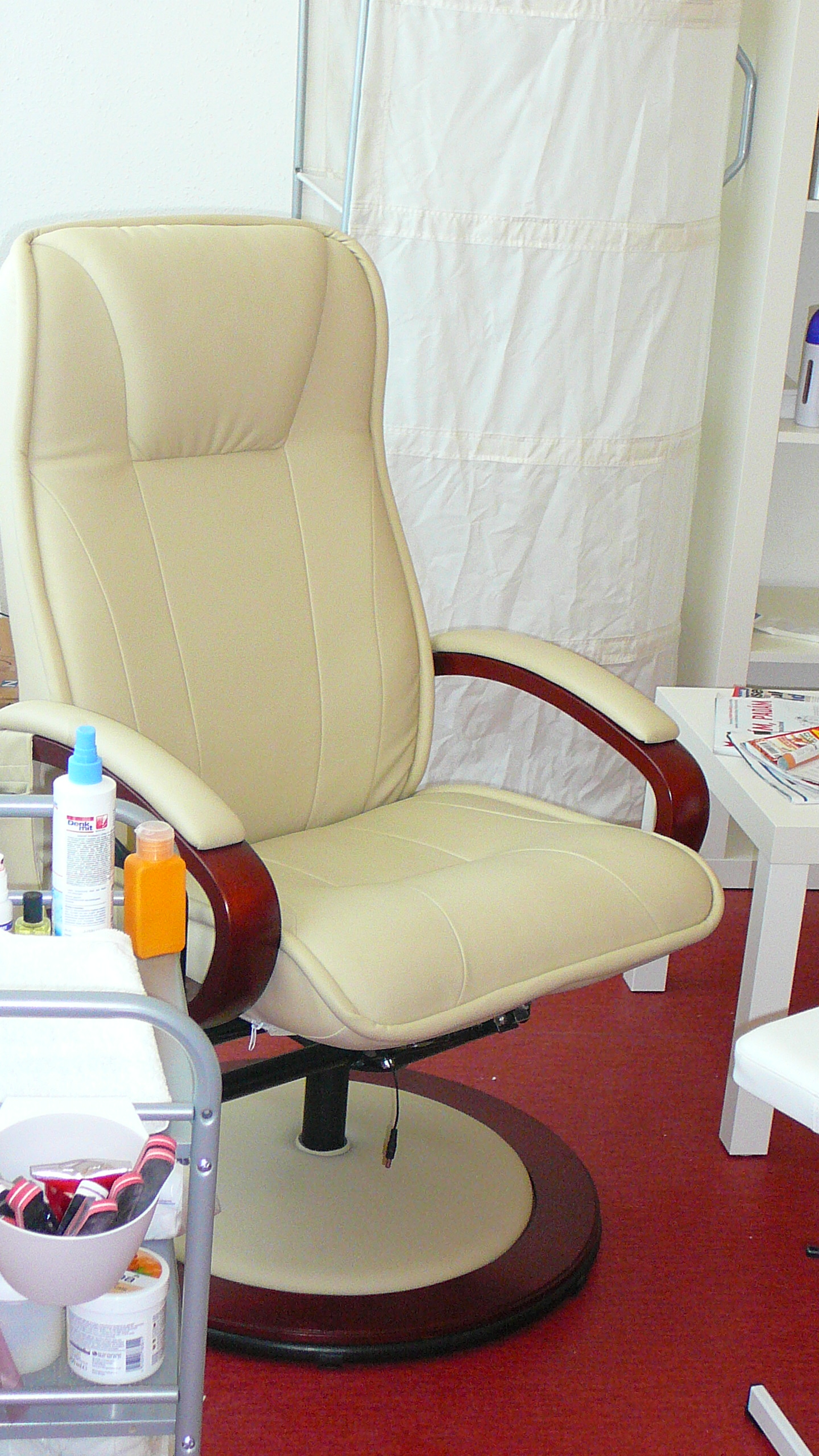 Zdeňka Černochová Nastřelovaní naušnic-pedikúra foto 3