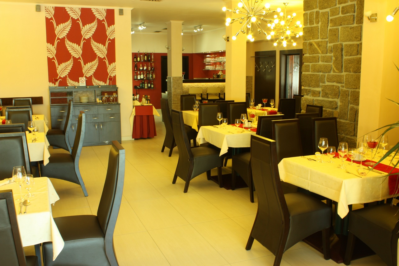 Restaurace Parkhotel foto 3