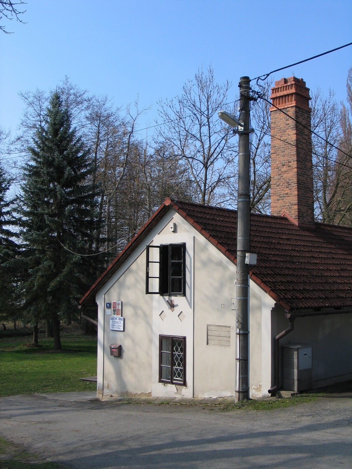 Číčovice - obecní úřad foto 3