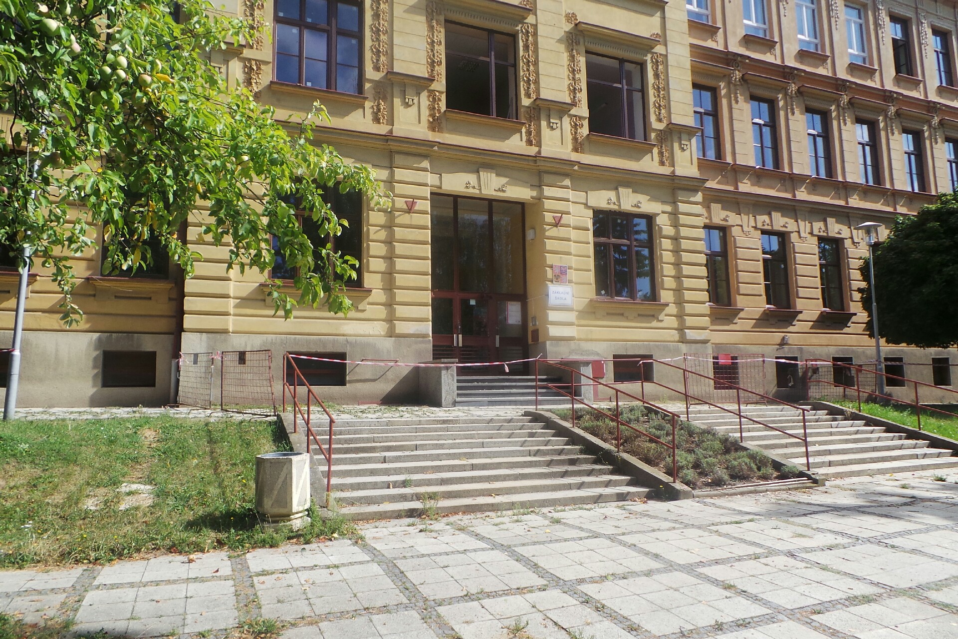 Základní škola, Uherský Brod, Mariánské náměstí 41, okres Uherské Hradiště