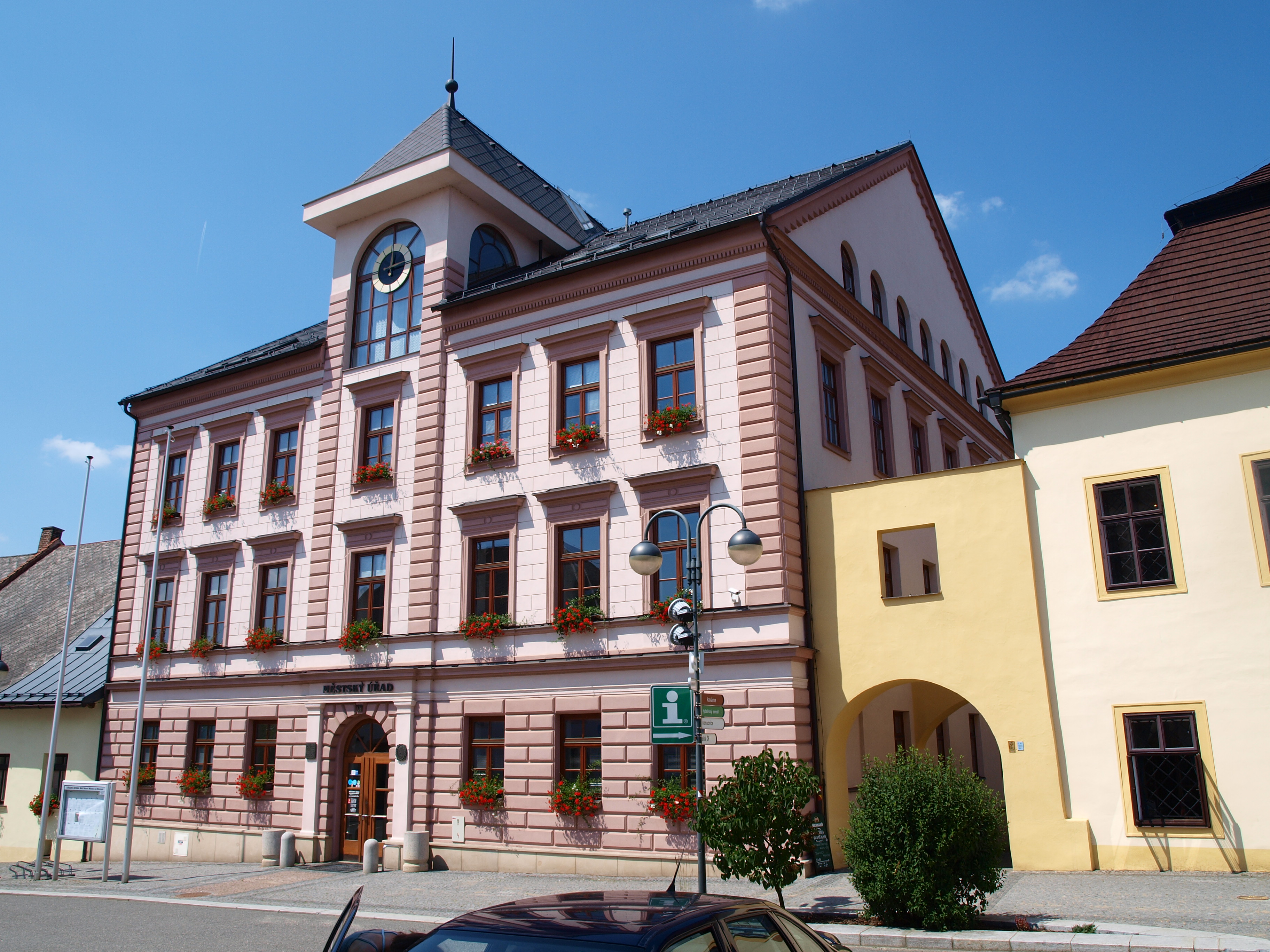 Nové Město na Moravě - městský úřad foto 2