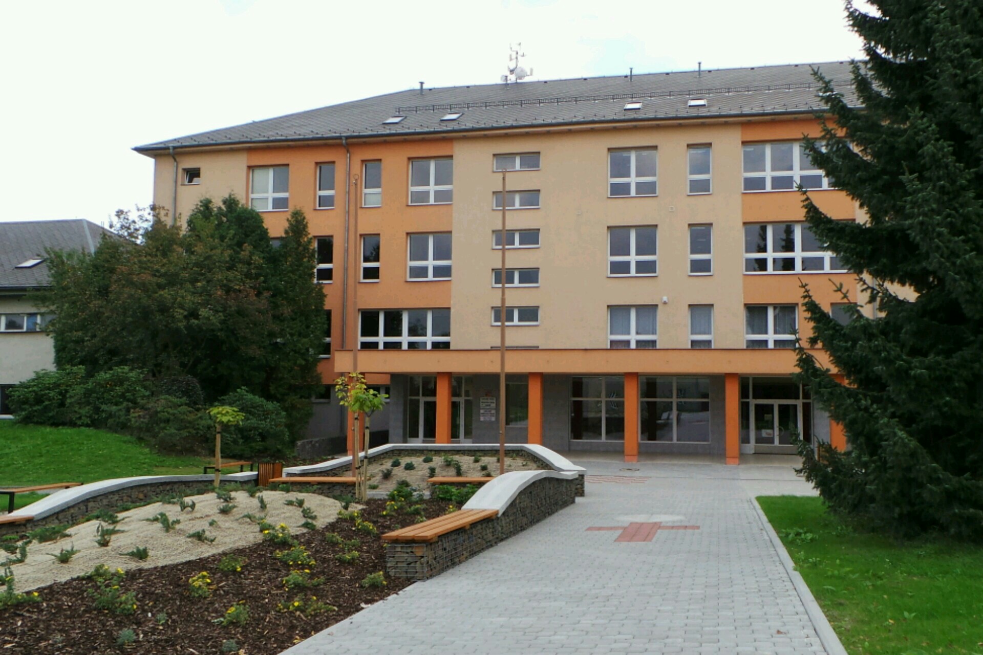 Základní škola a Mateřská škola Raduň